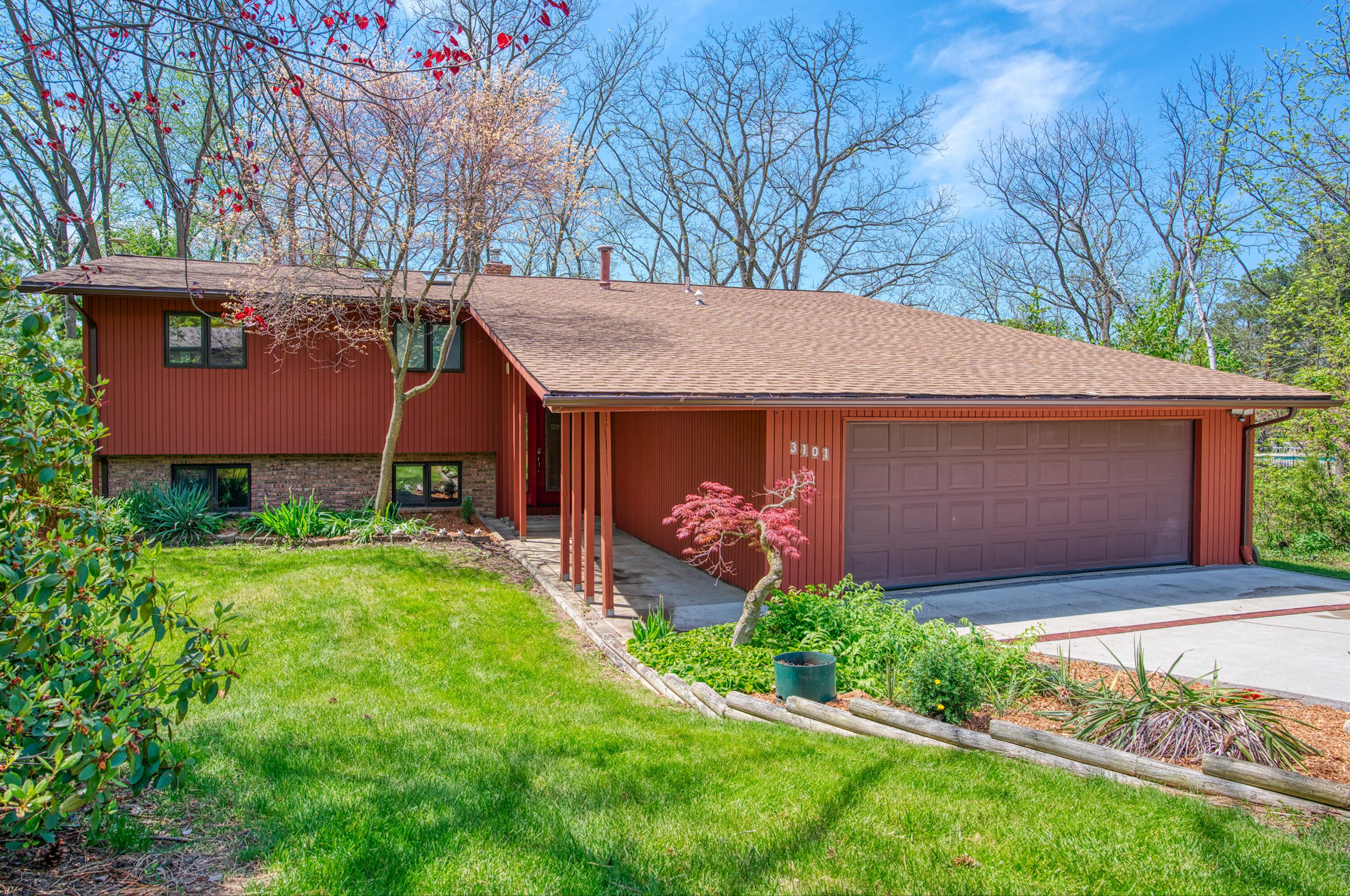 3101 S Hilltop Drive