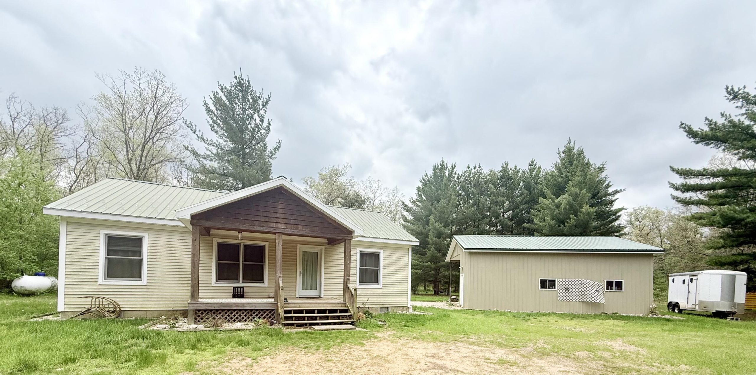 2472 W 14 Mile Road