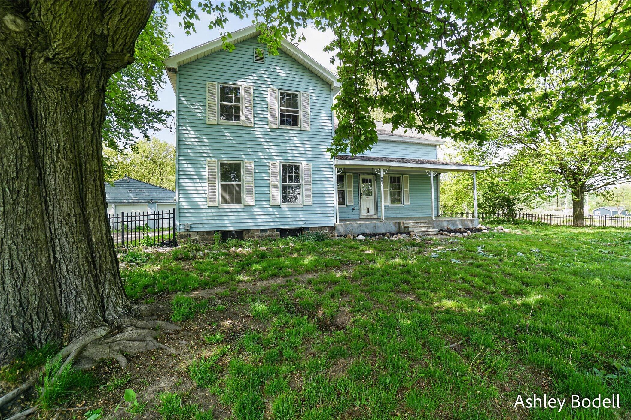 9615 10 Mile Road NE