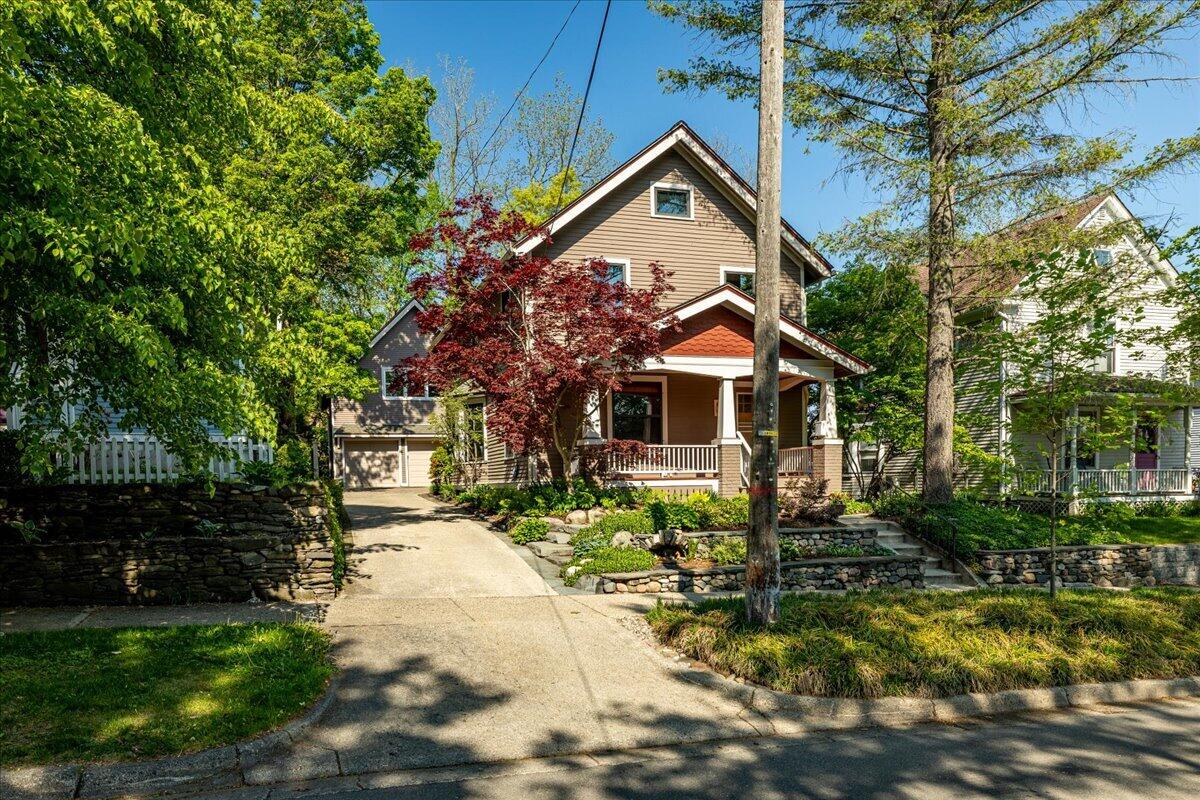 628 3rd Street
