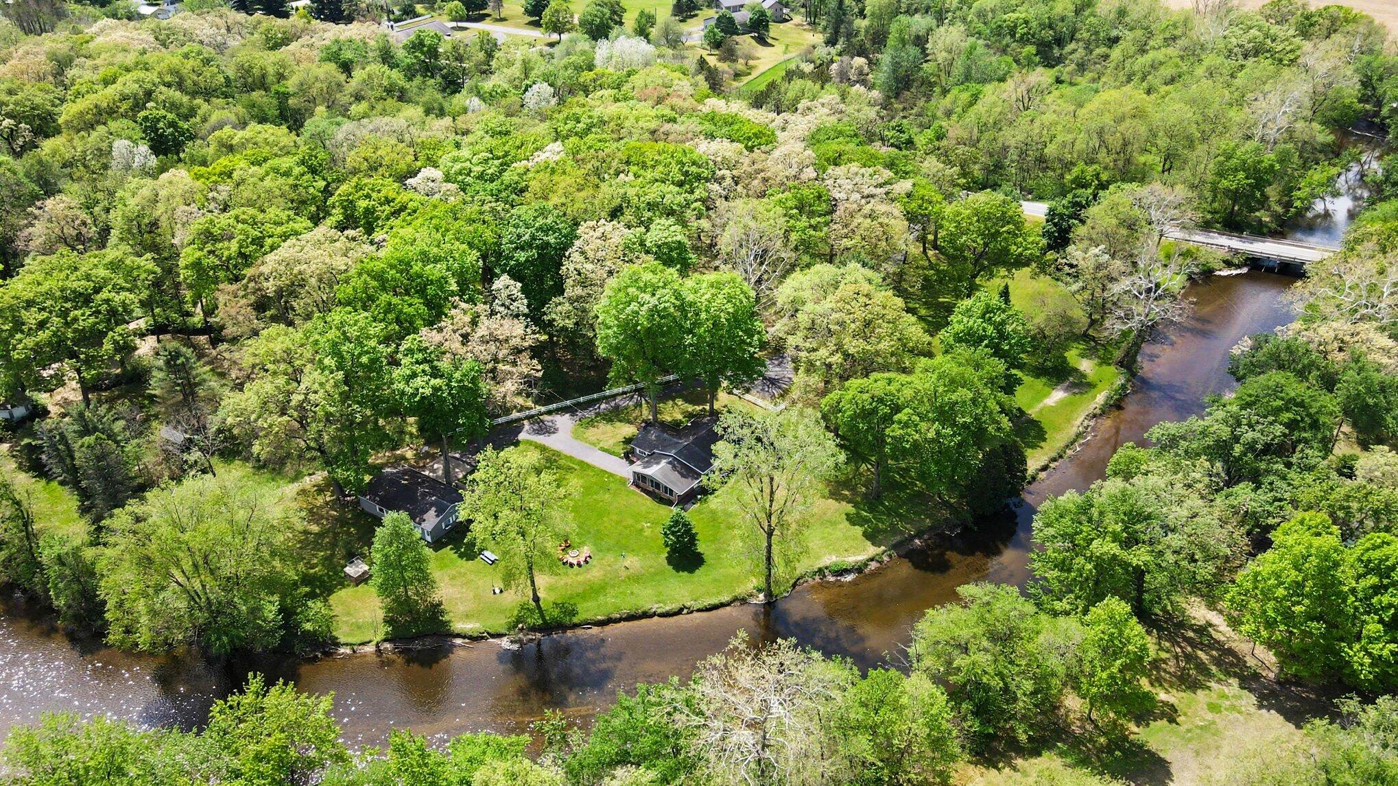 688 N Airport Road