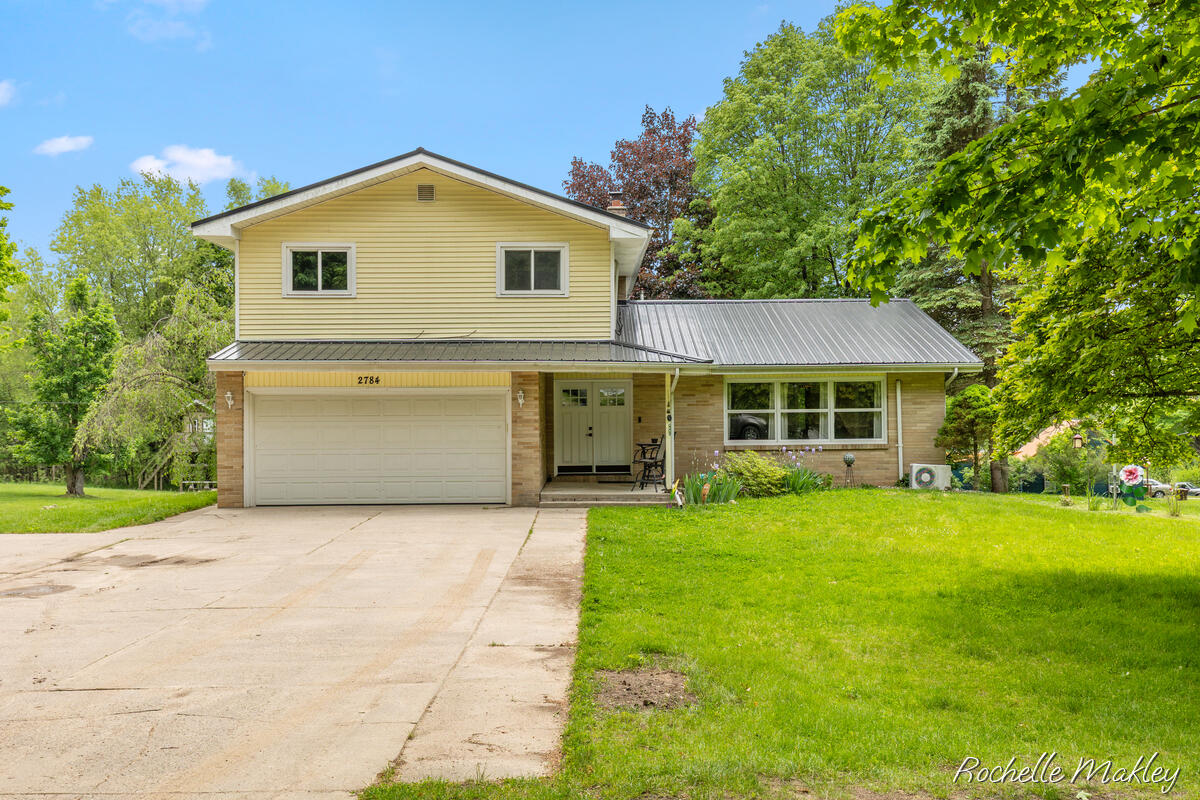 2784 Hillcrest Drive