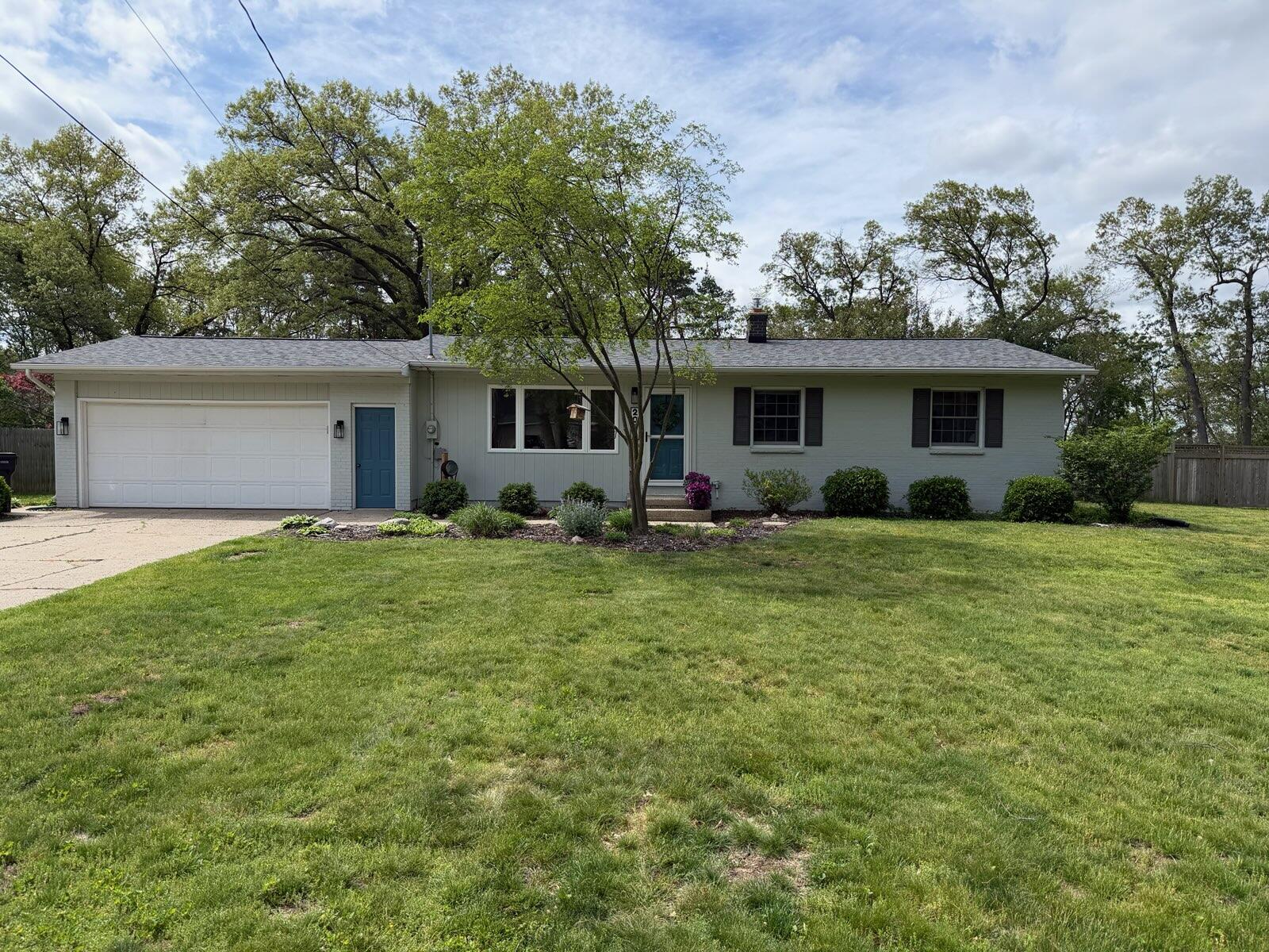 2002 Garret Drive NE