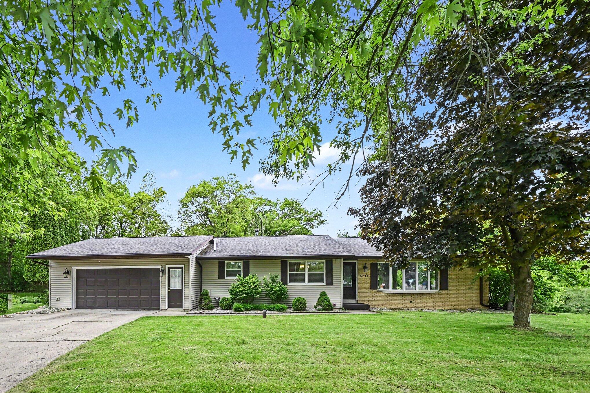 4774 Benelux Court