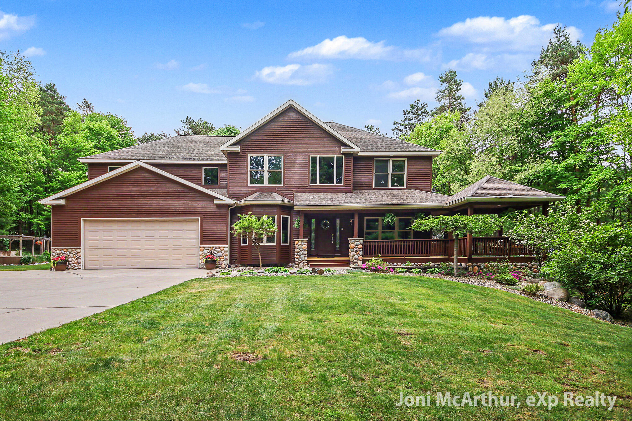 5888 Blakely Drive NE