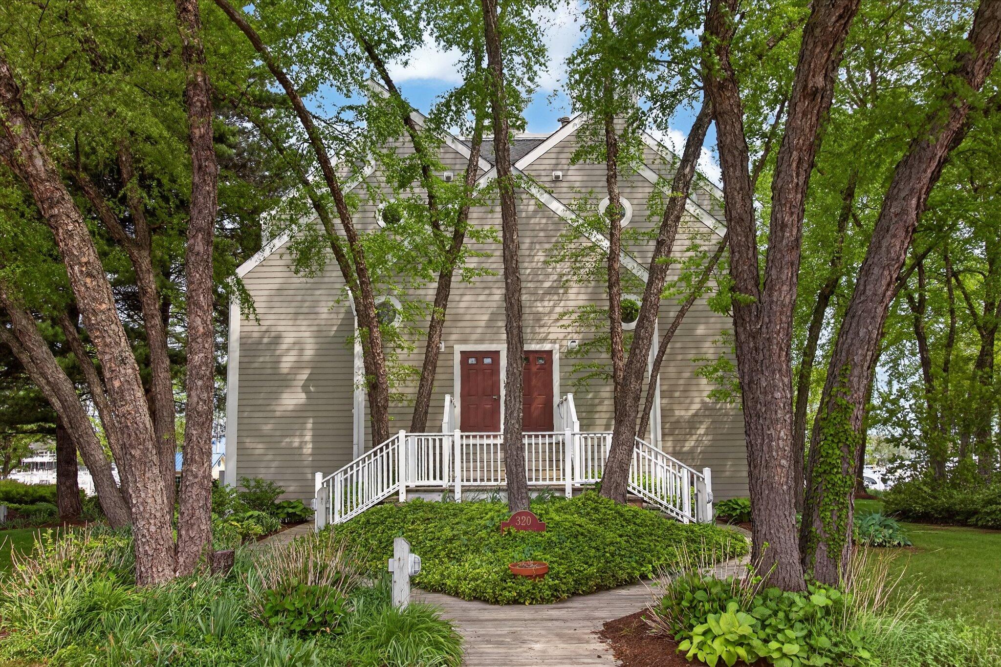320 Oselka Drive Building: 4 Unit: 243
