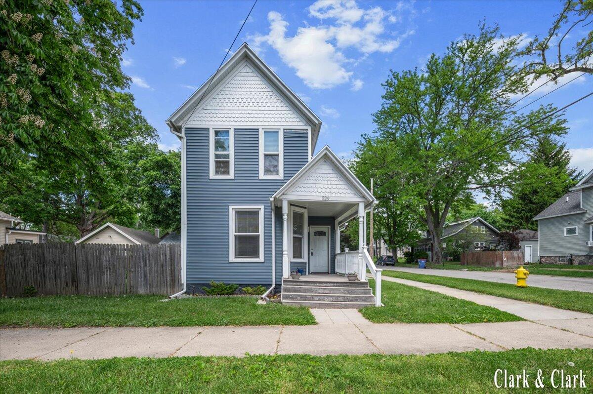529 Carrier Street NE