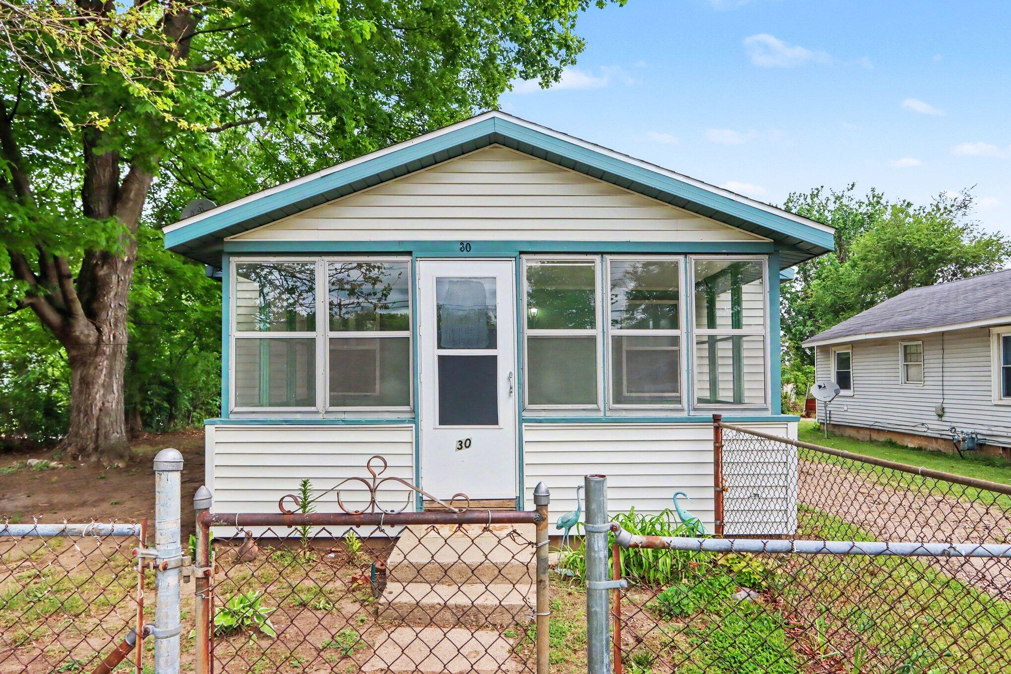 30 Avenue B