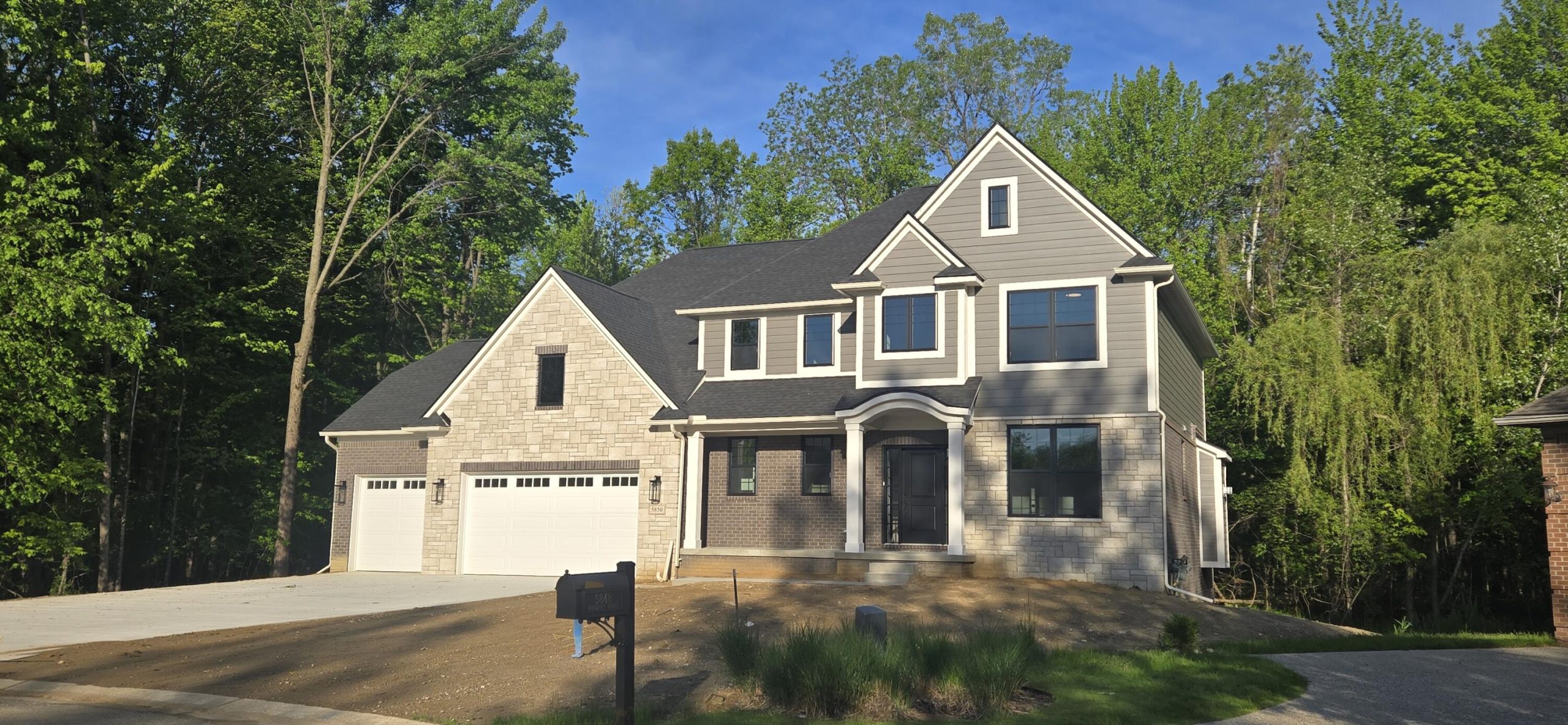 5850 Windrift Court