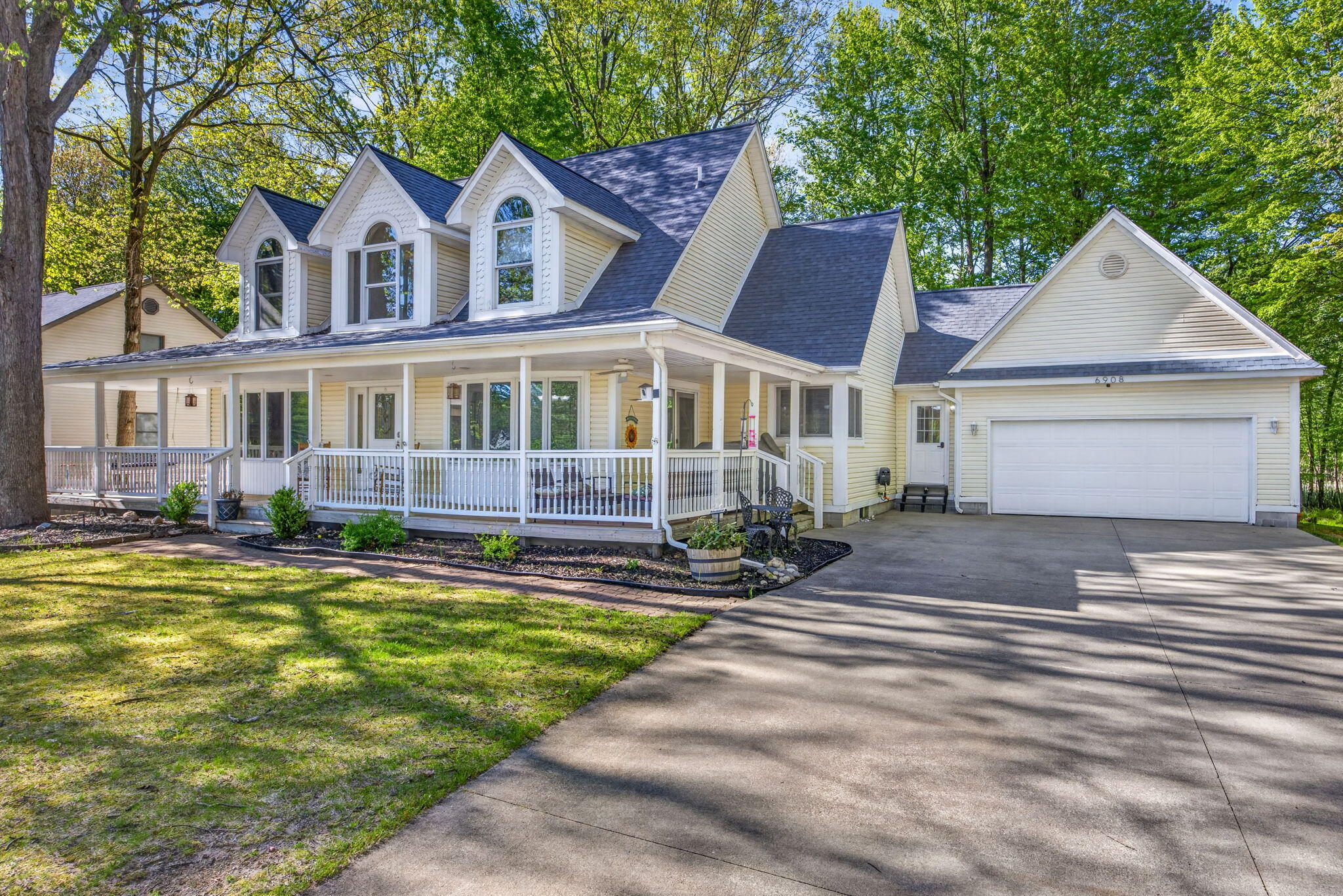 6908 Club House Drive E