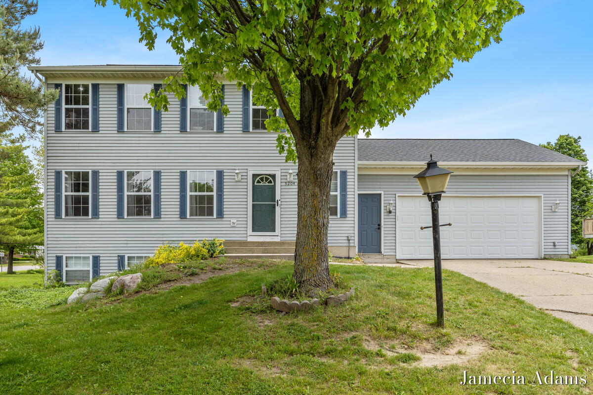 5204 Discovery Drive SE