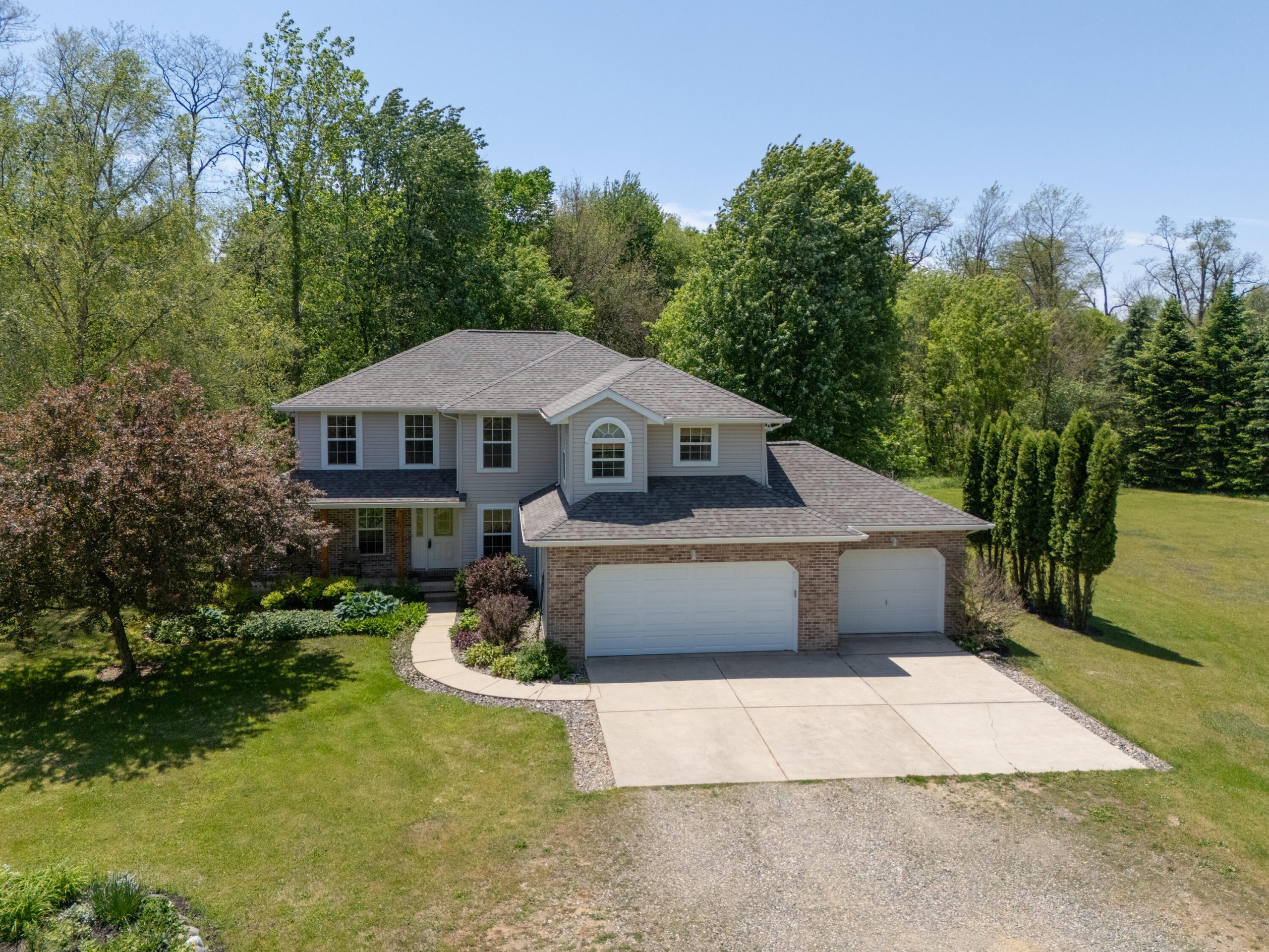 1042 Hunter Ridge