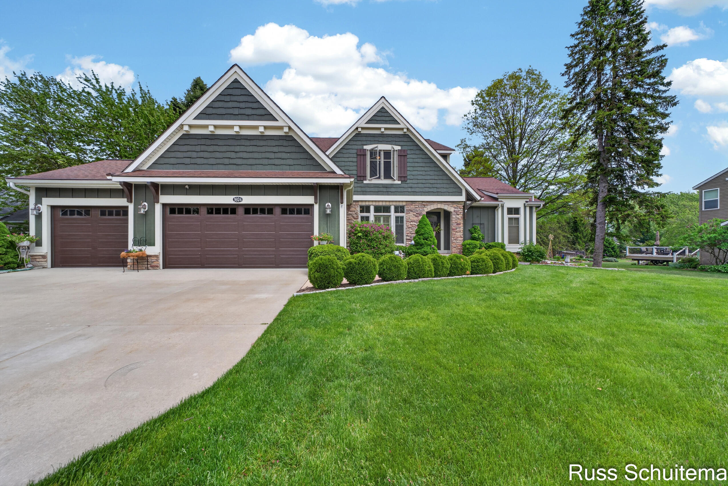 3924 Harbor Breeze Drive