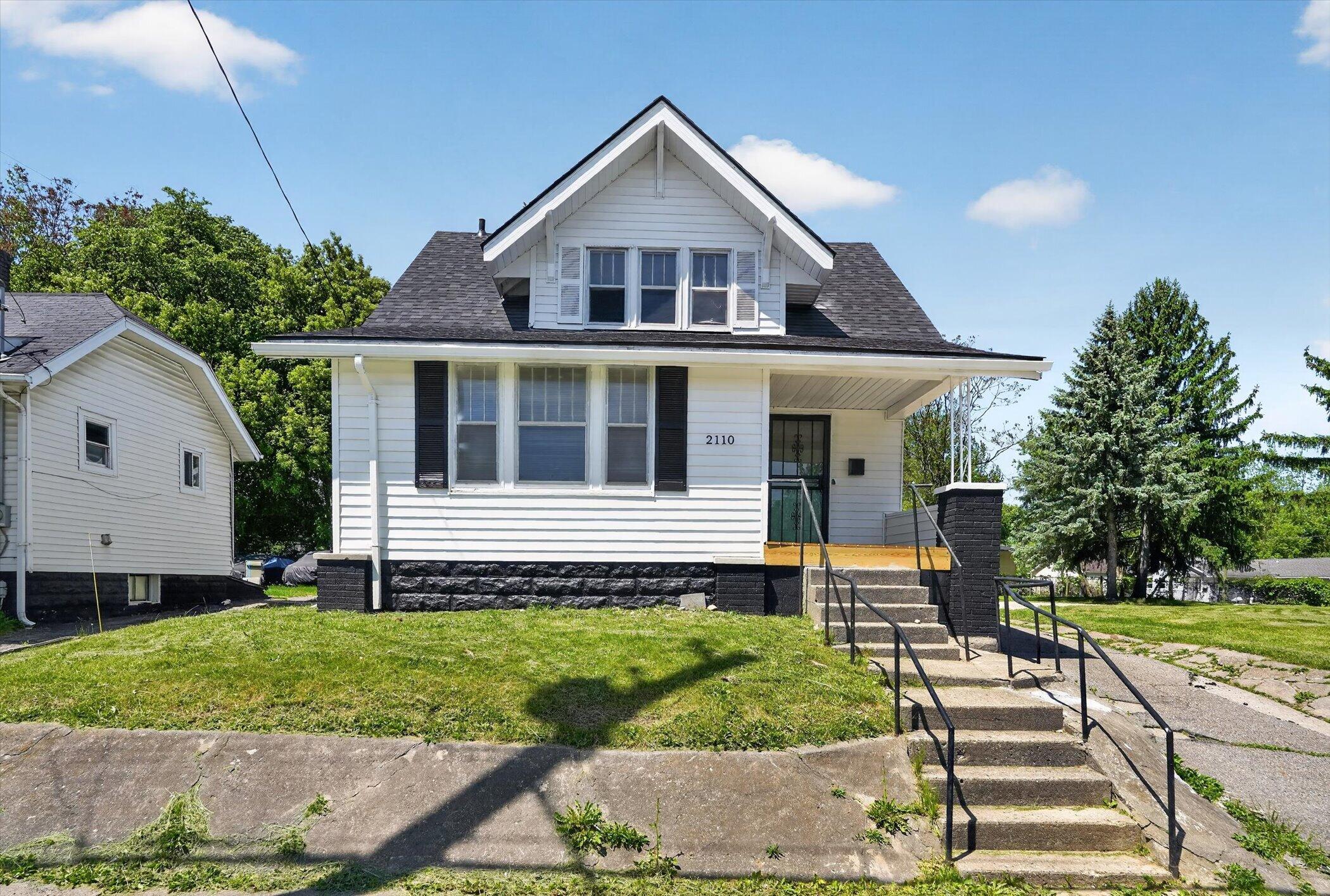 2110 S Grand Traverse Street