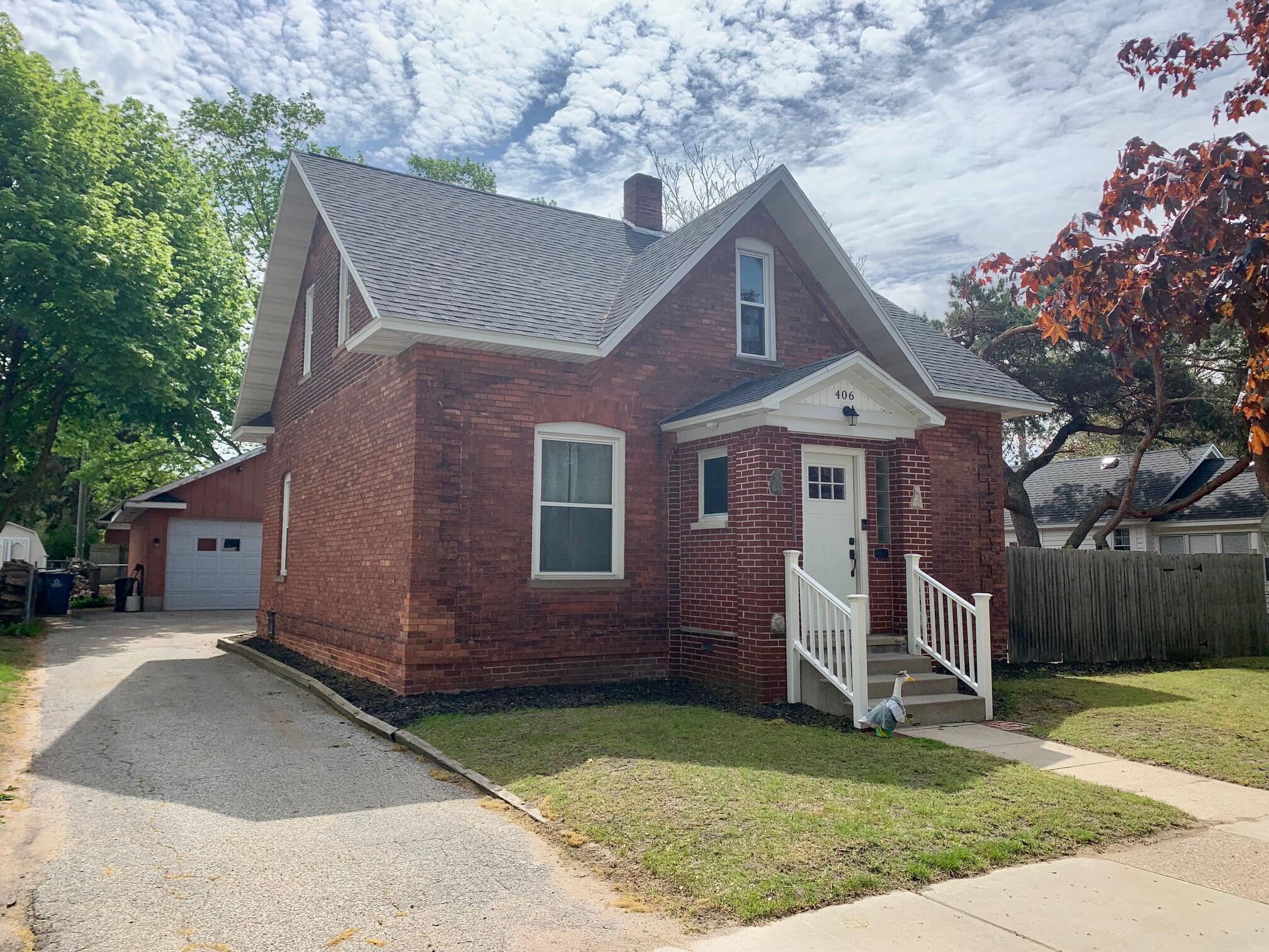 406 N Rowe Street