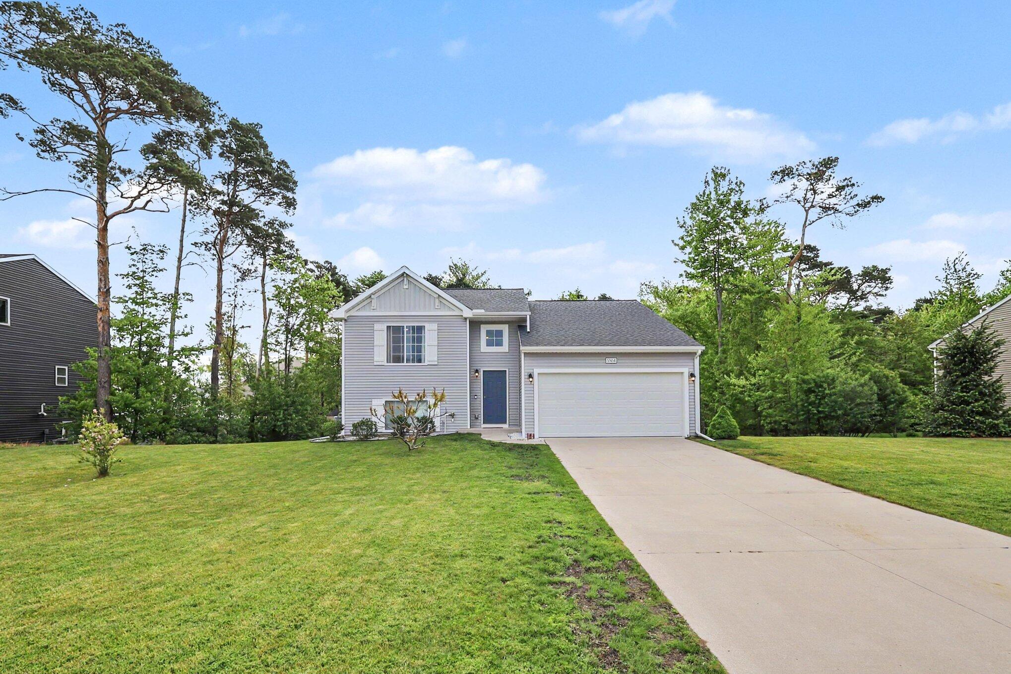5904 Lucas Lane