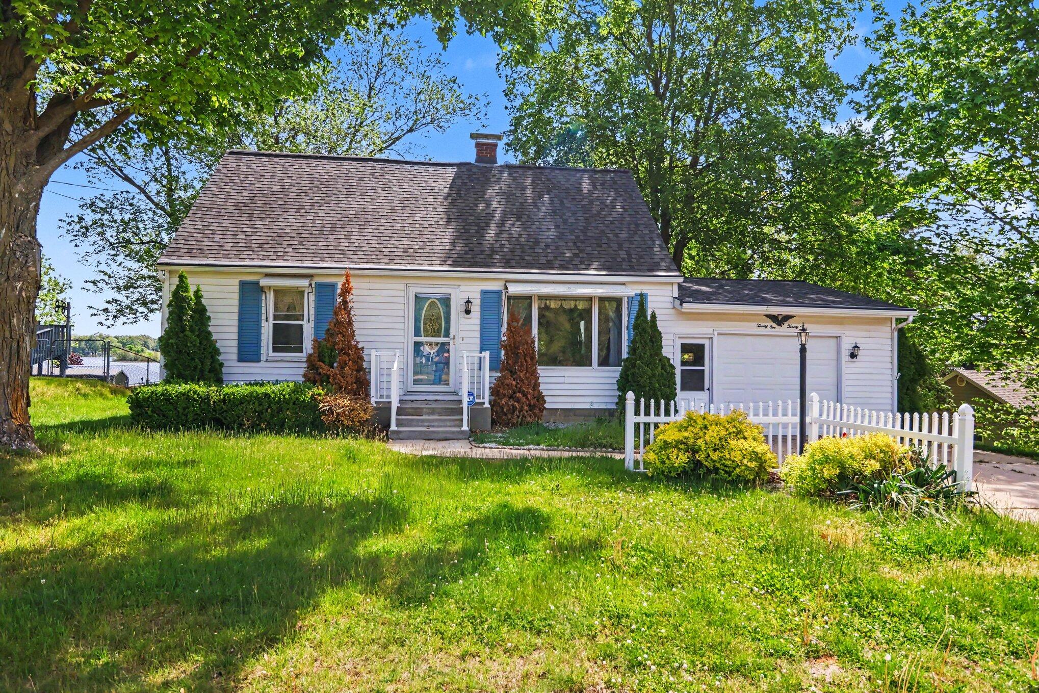 2122 N M-43 Highway