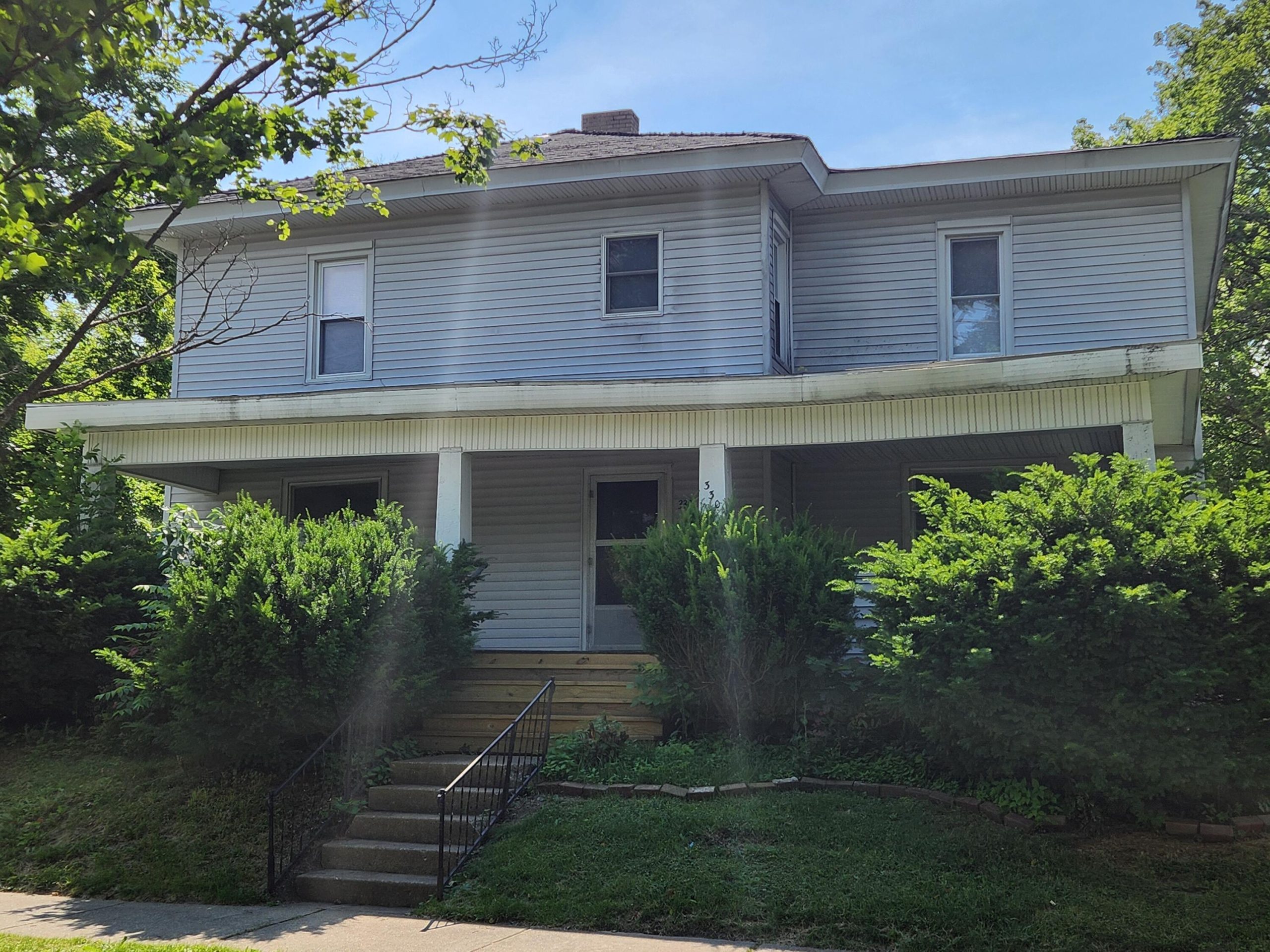 330 S Stewart Avenue