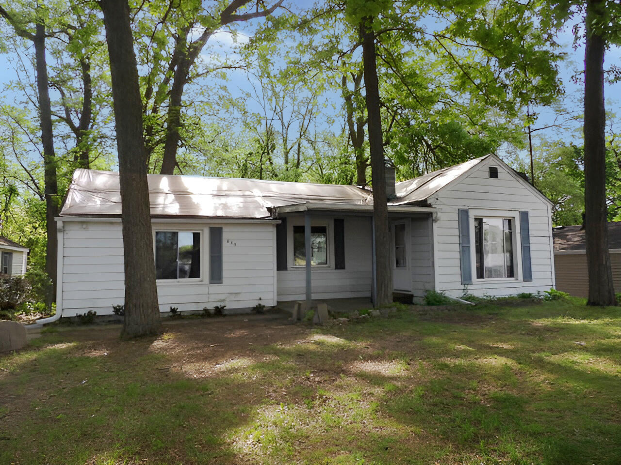 835 Woodland Beach