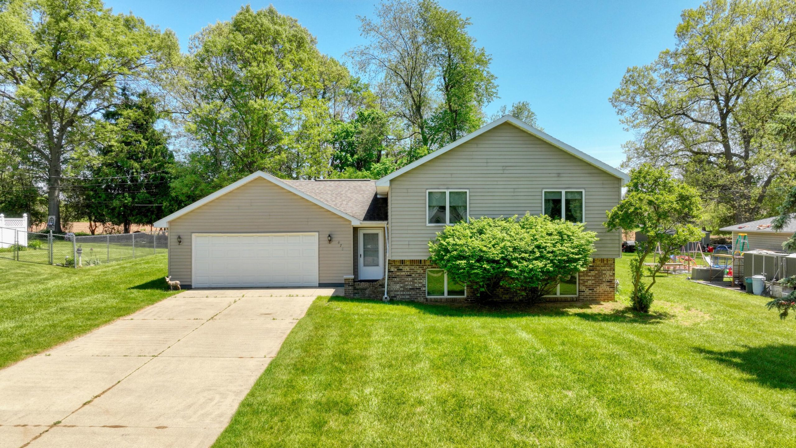 475 Greenbriar Place