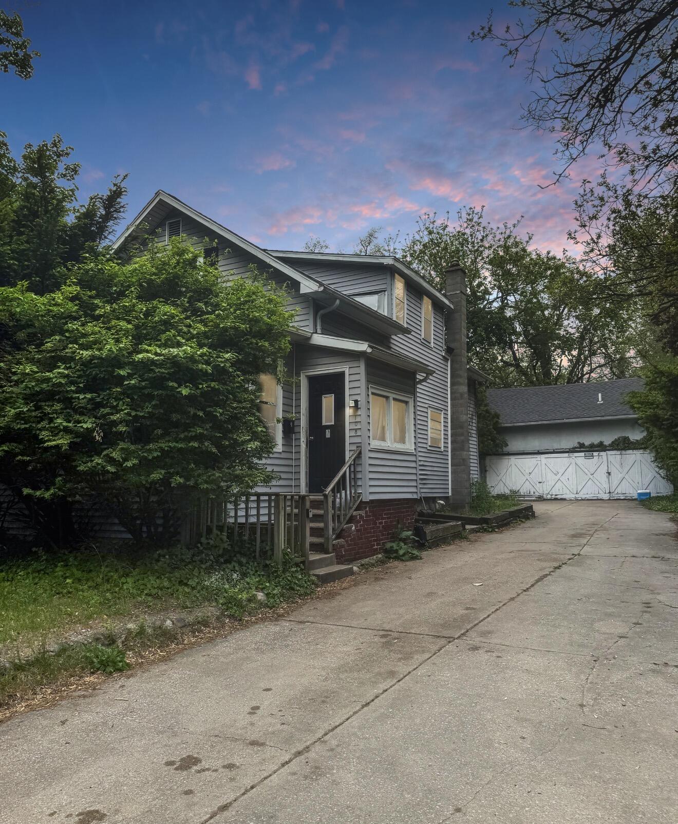 108 Hutchinson Street