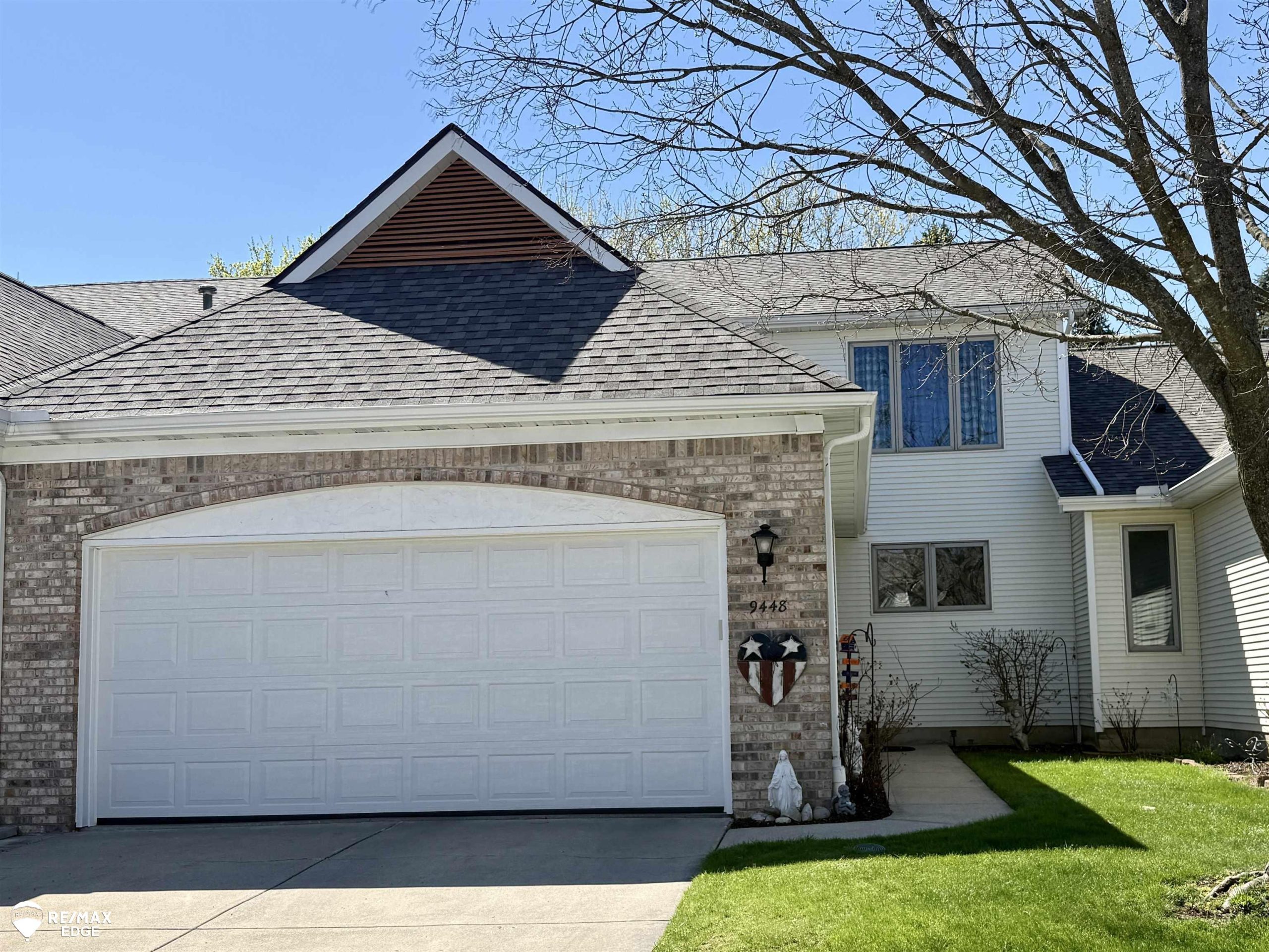 9448 Linda DR