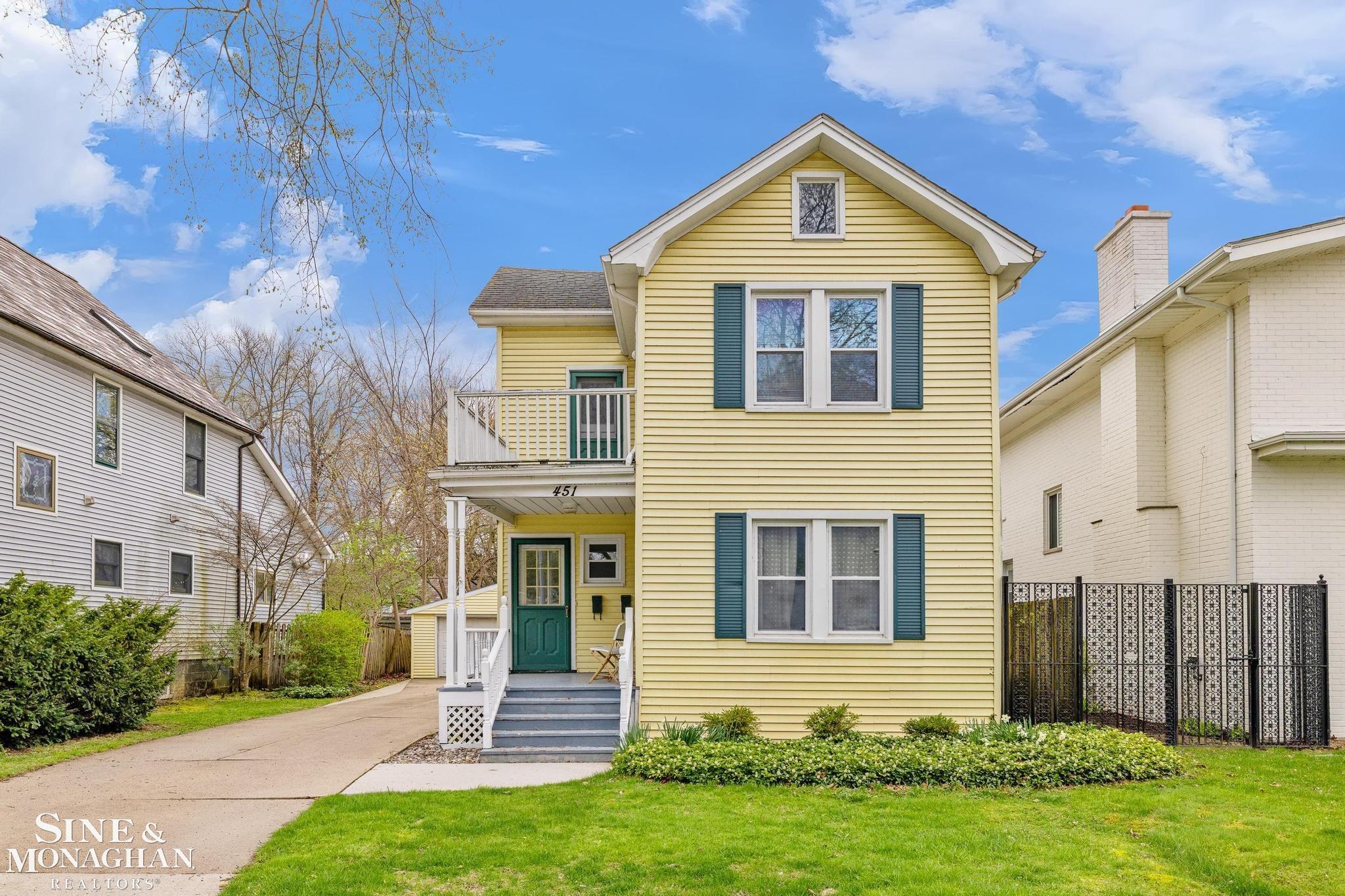 451 Saint Clair AVE