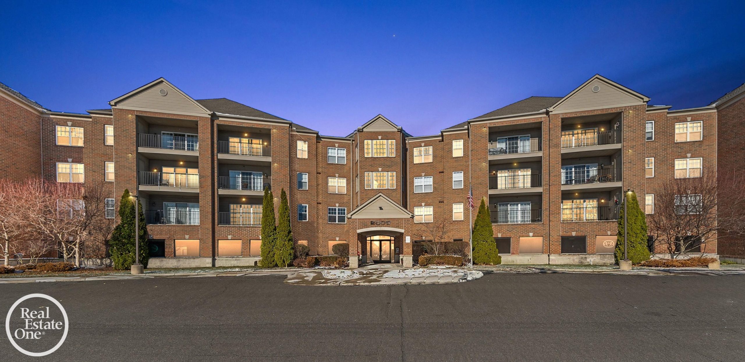 2118 Country Club DR