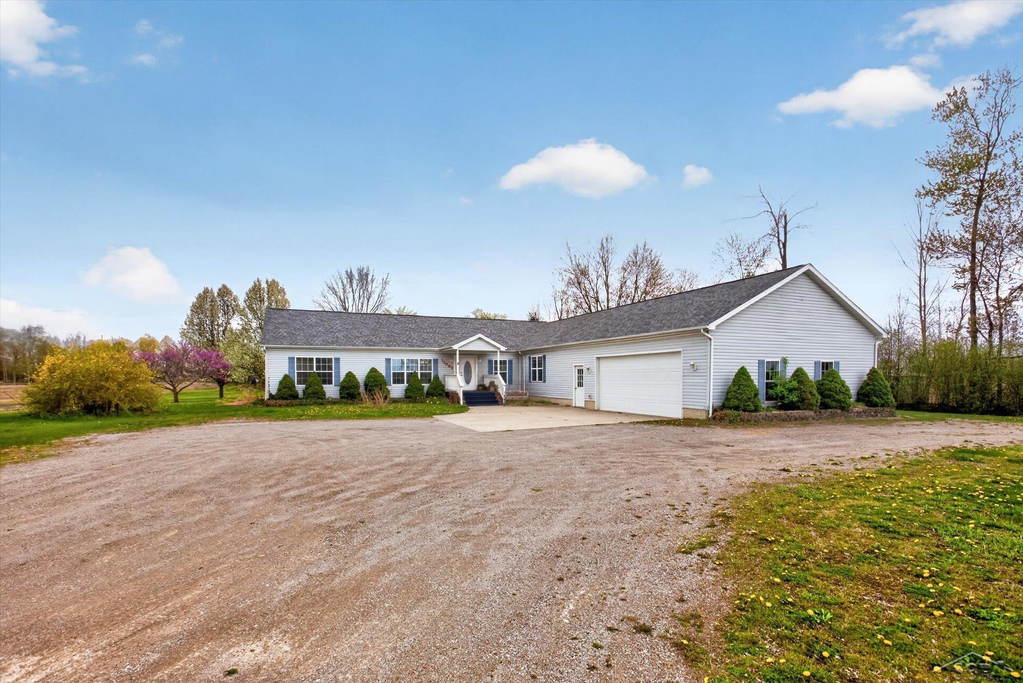 11087 Pierce RD