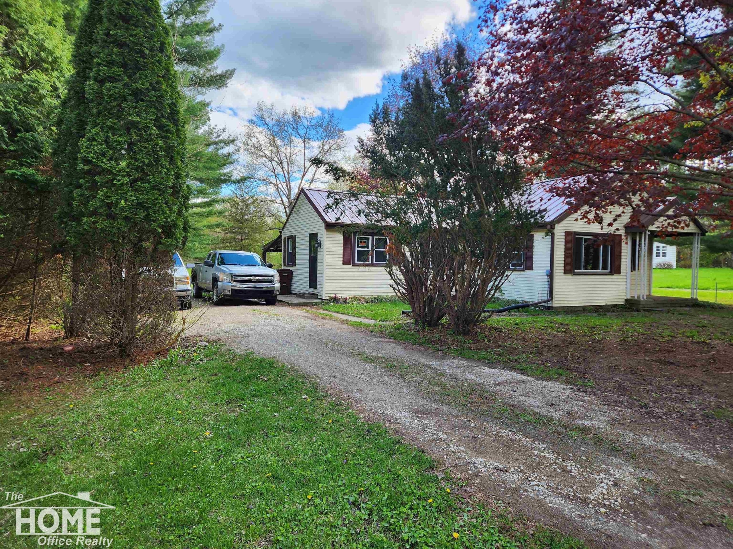 7405 W Lansing RD