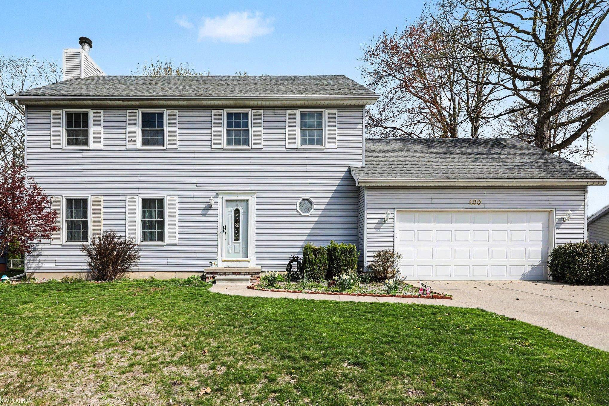 400 Hemlock LN