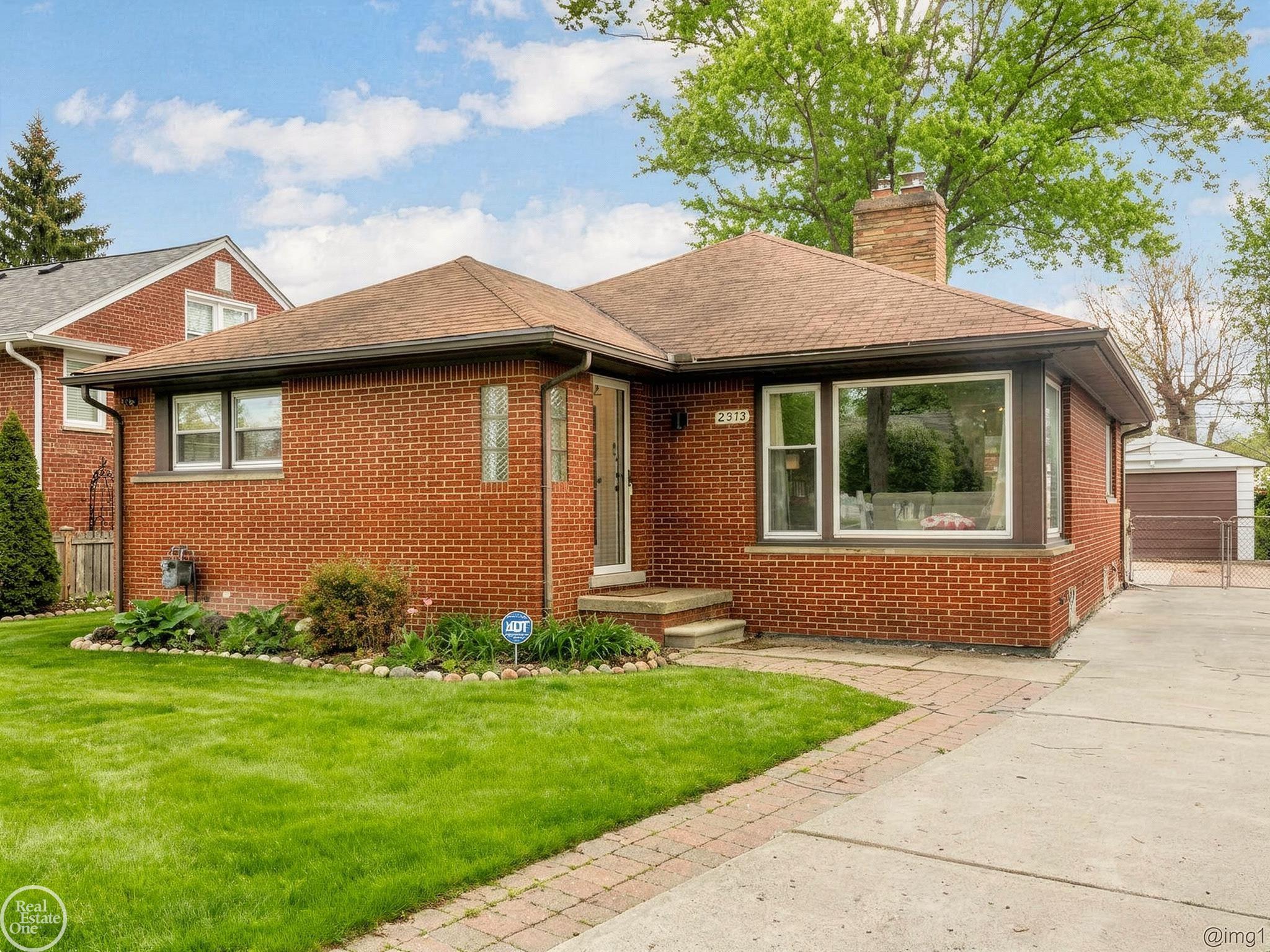 2313 Stanhope ST