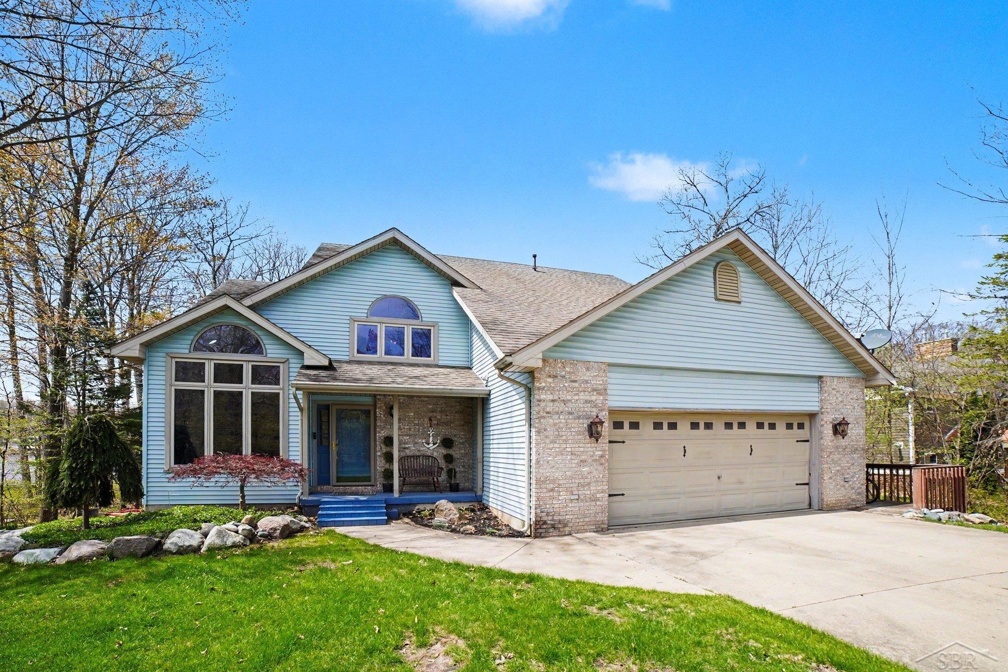5089 N Fox