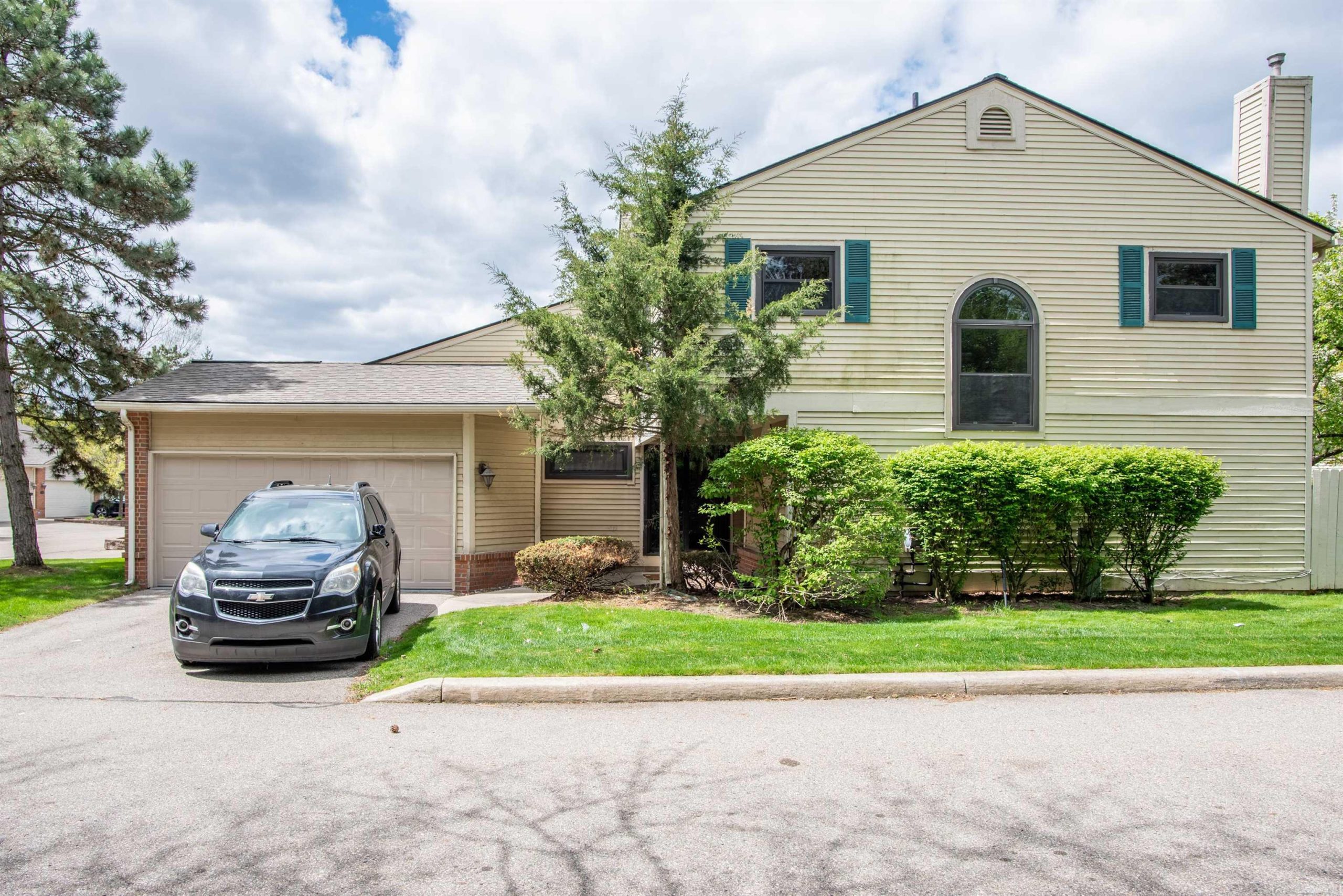 5679 Drake Hollow DR