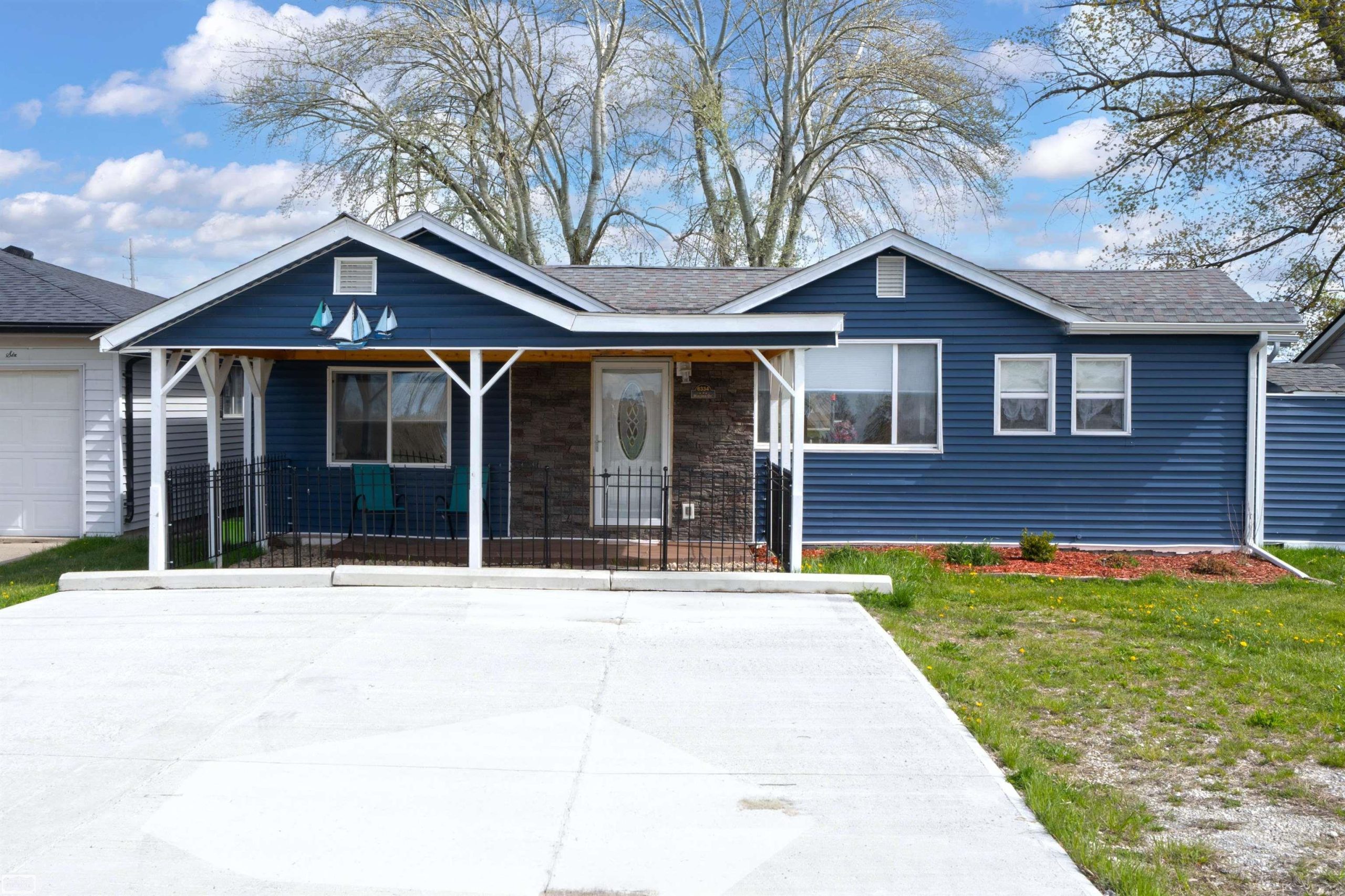 6334 Marina DR