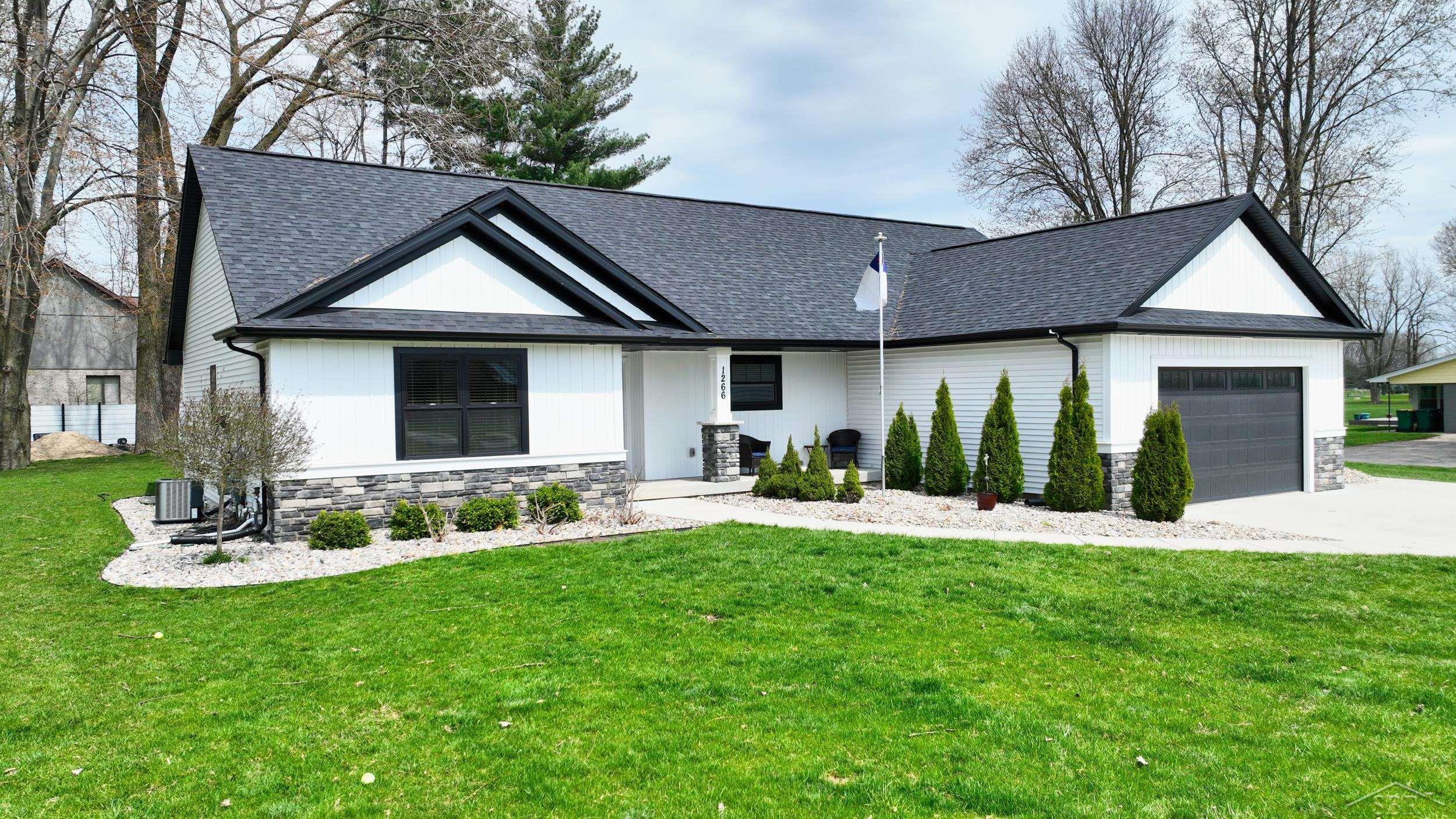 1266 Freeland RD
