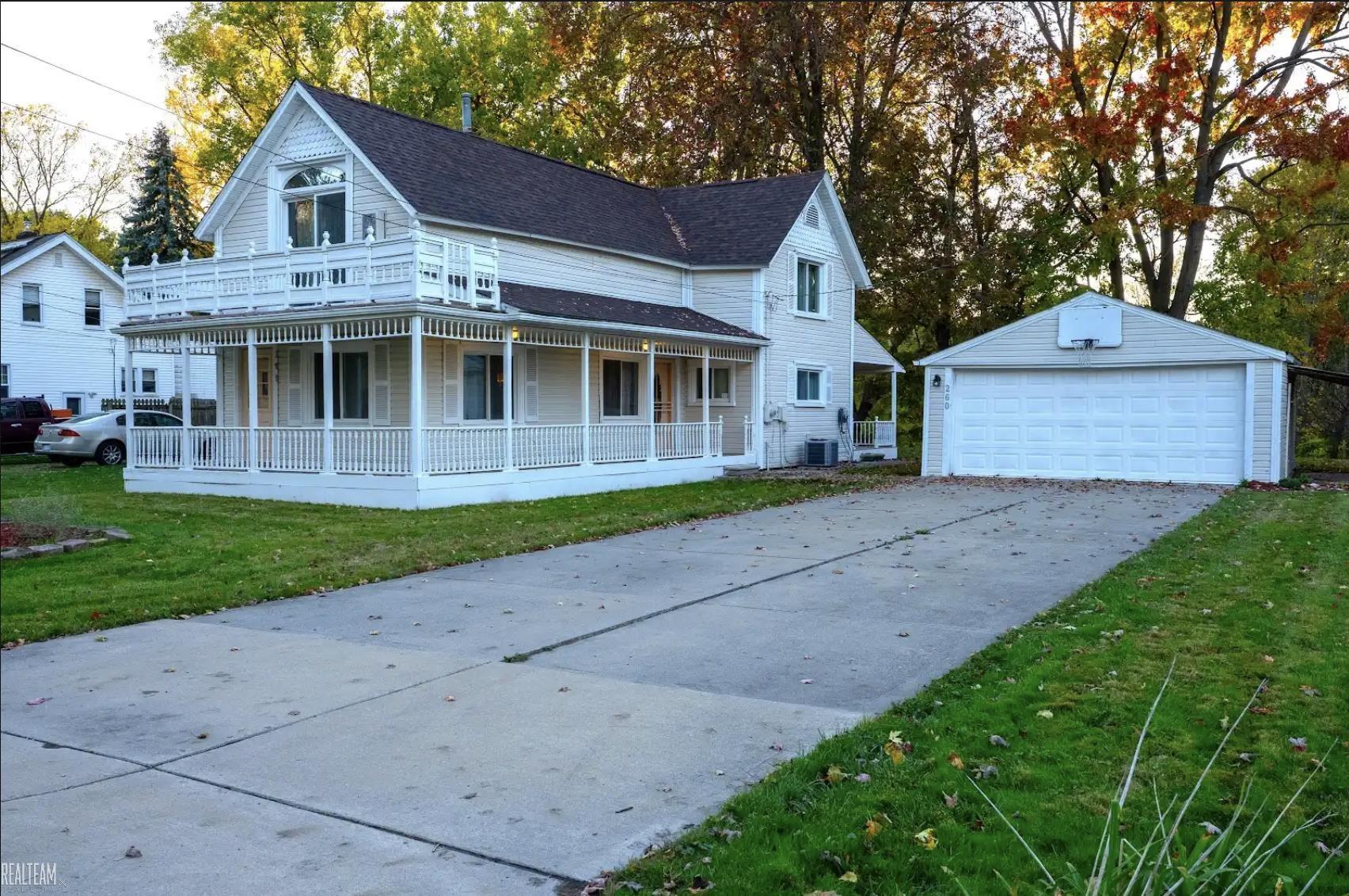 260 Riverside DR