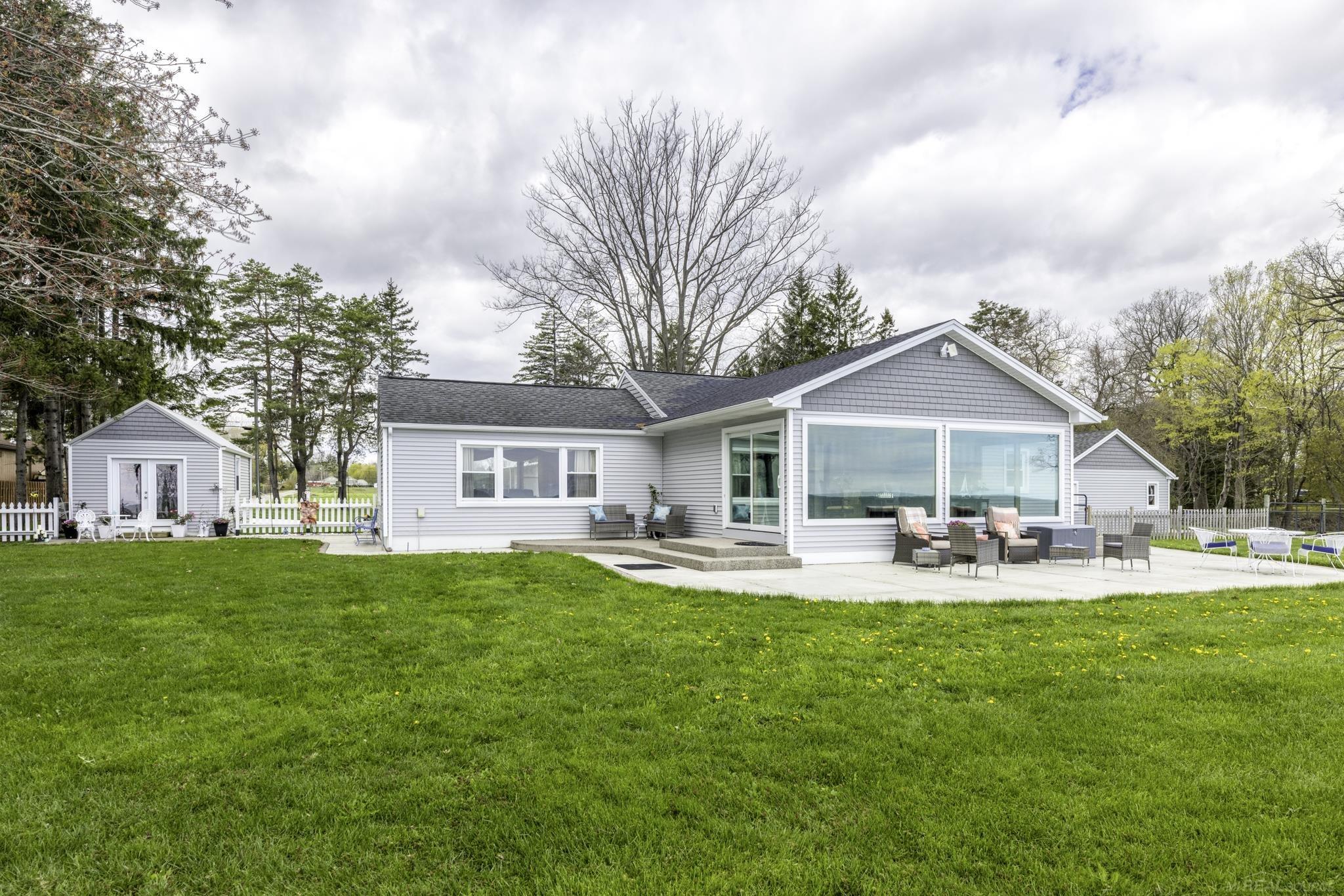 6655 Lakeshore RD