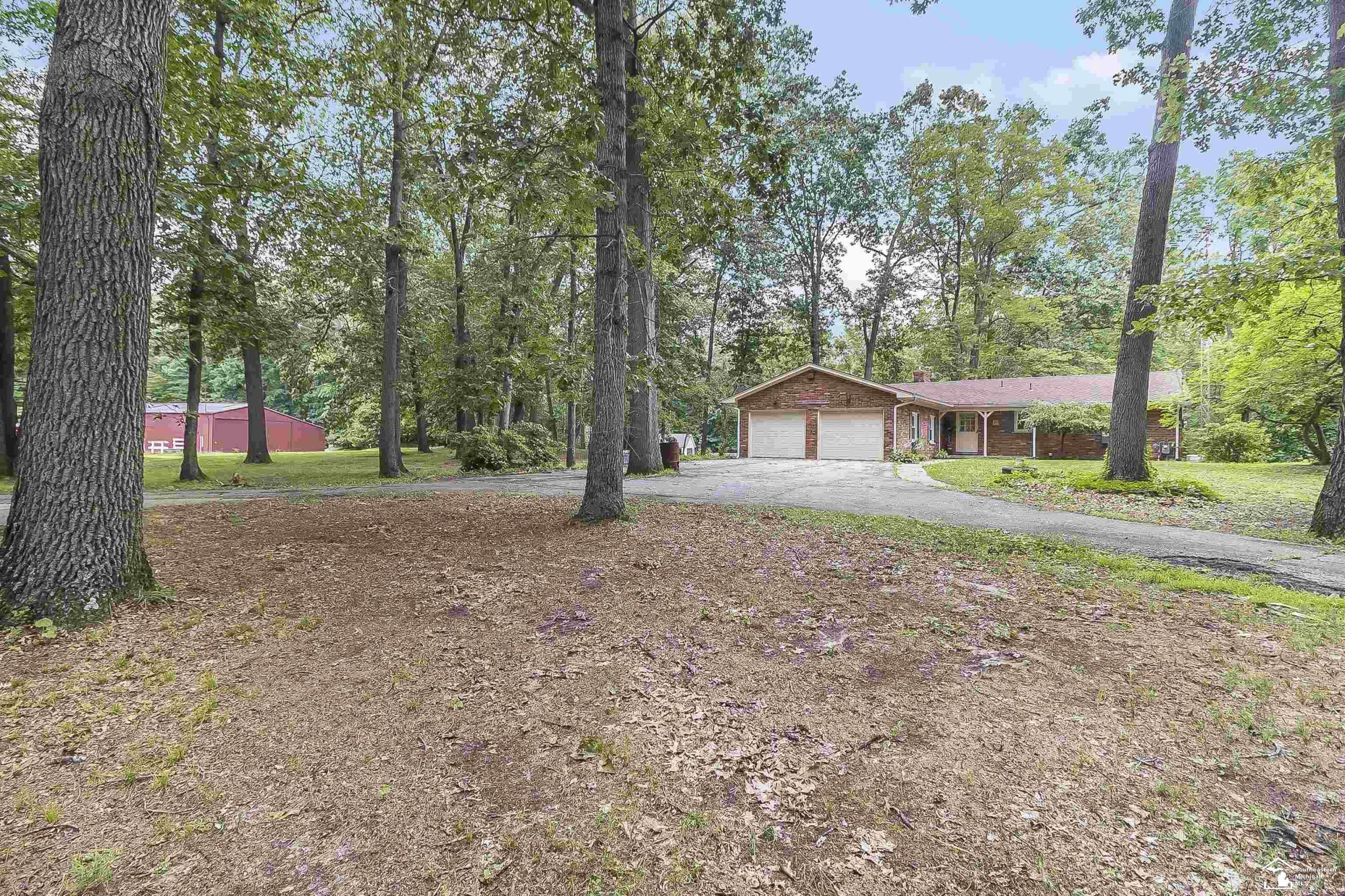 2600 Meanwell RD