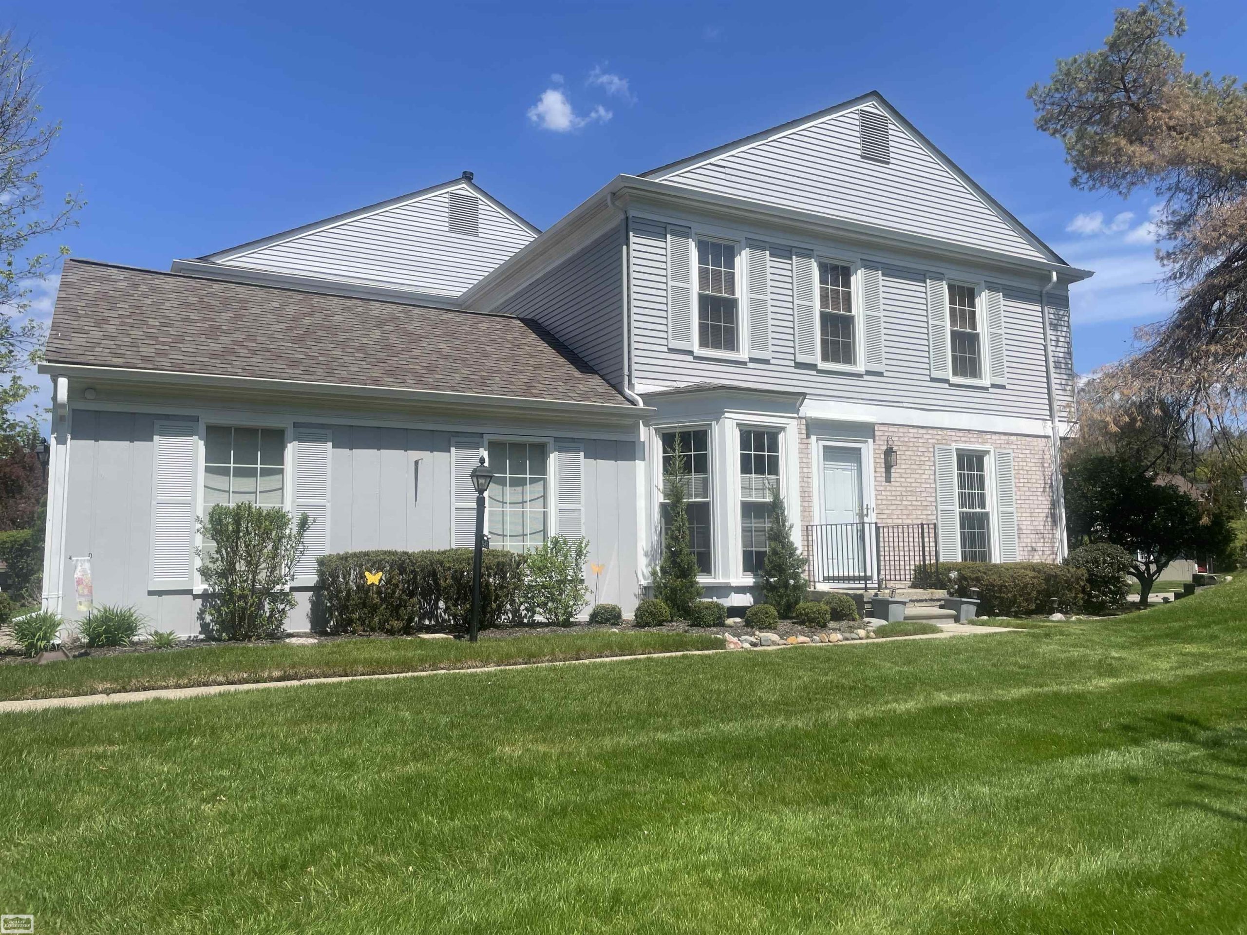 1343 Autumn LN