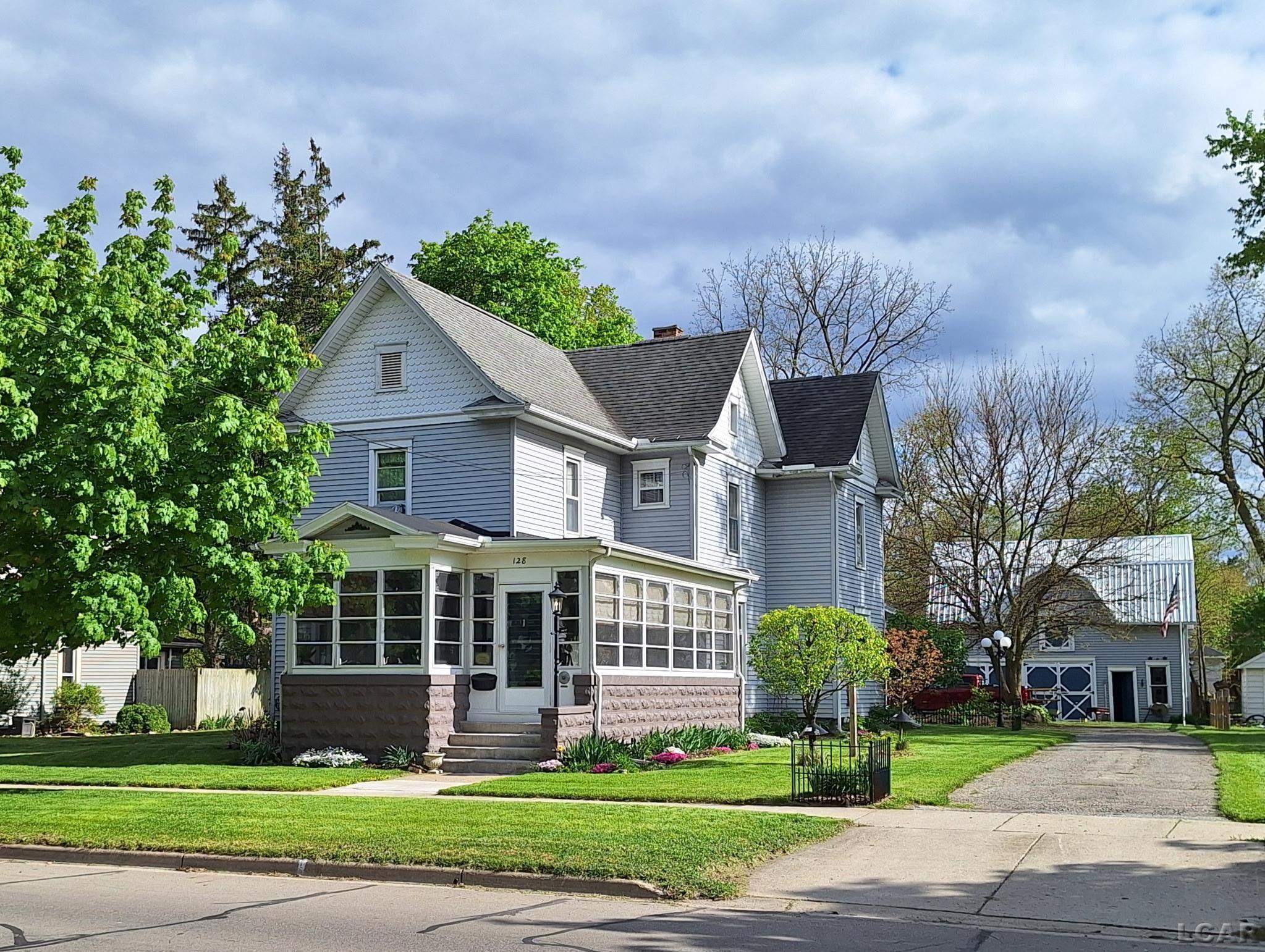 128 E Main ST