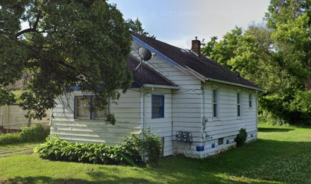 228 E Russell AVE