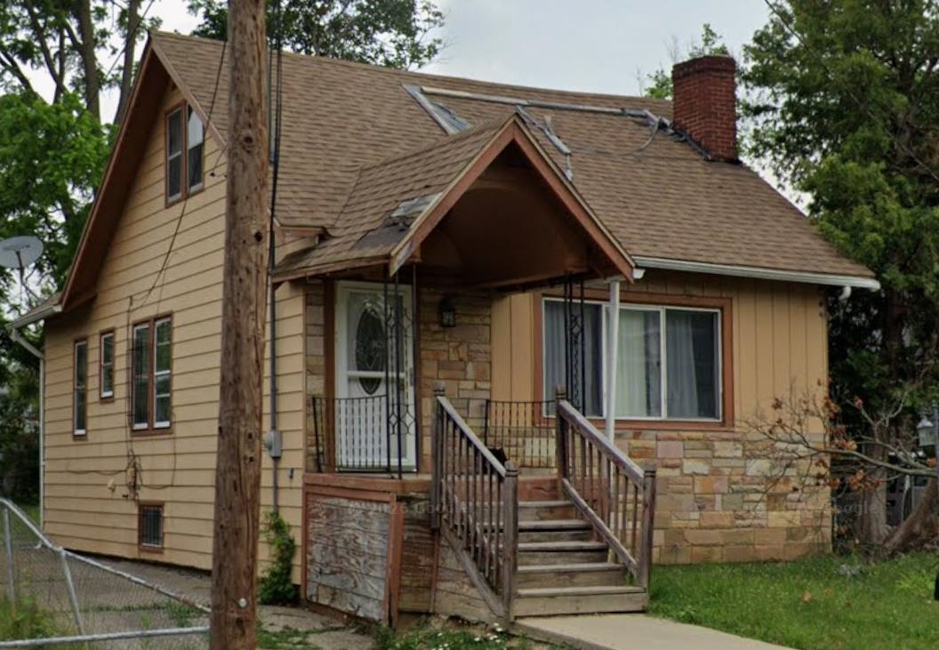 205 E Jackson AVE