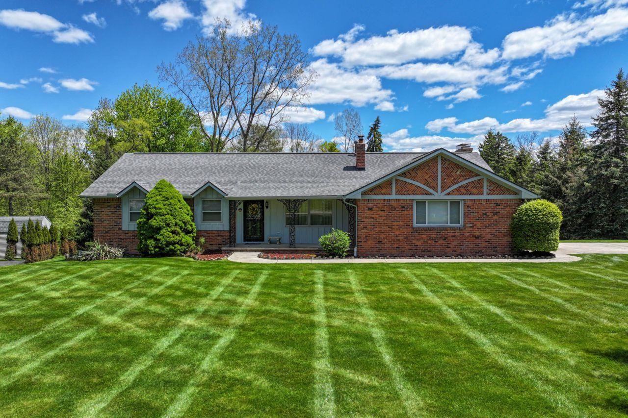 8389 Manchester DR