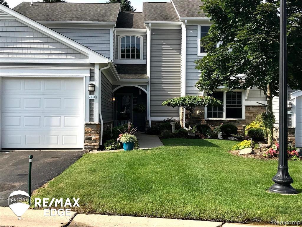 2131 Carriage Hill CIR