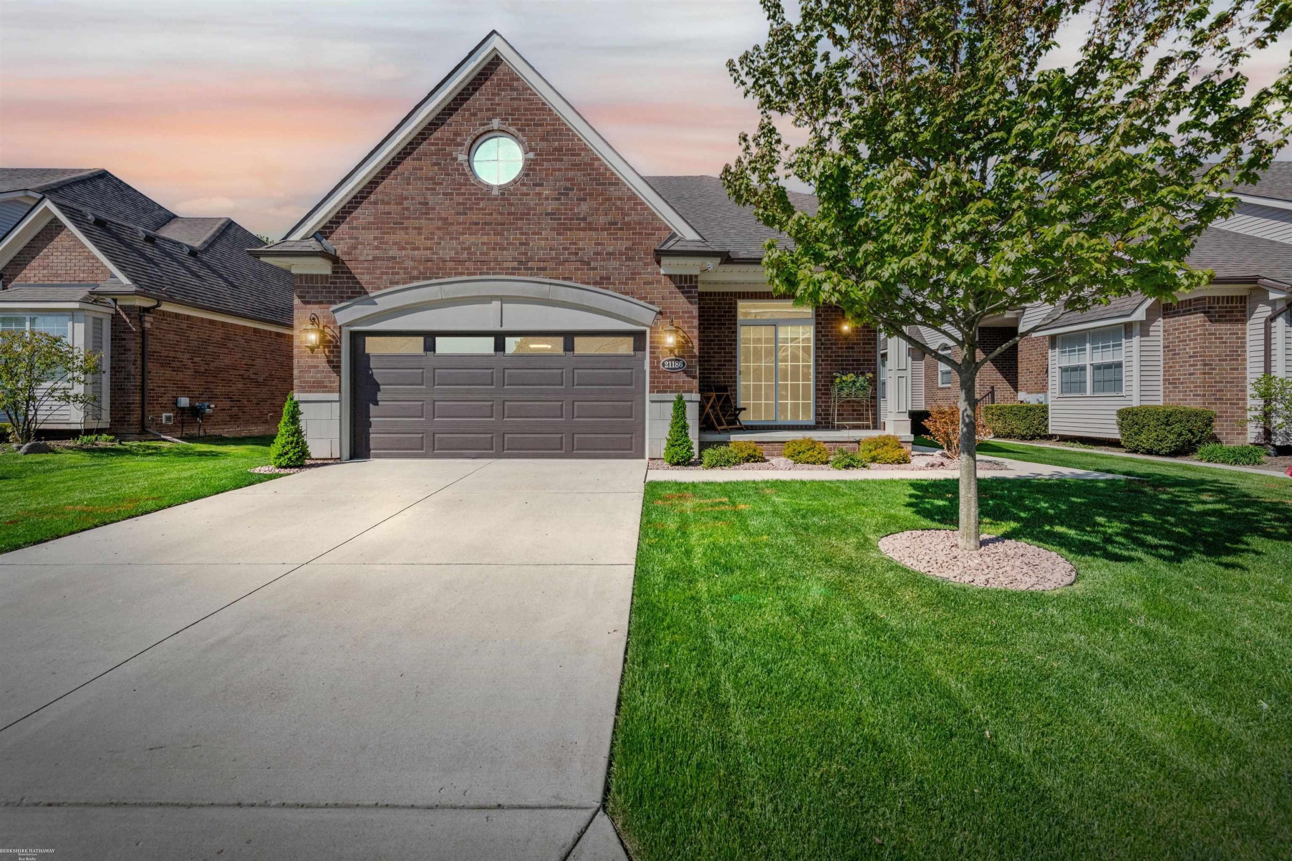 21186 Lilac LN