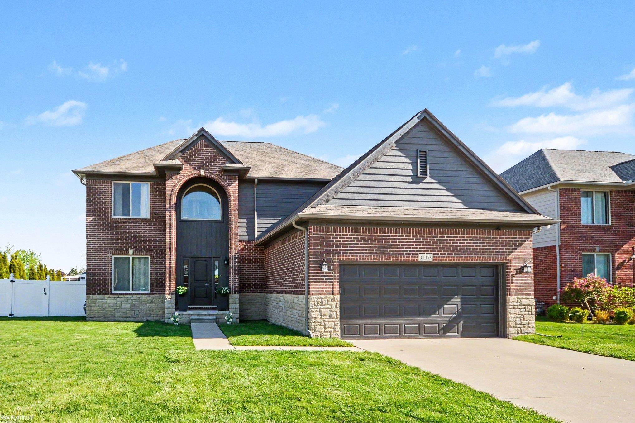 31078 Lions Pointe DR