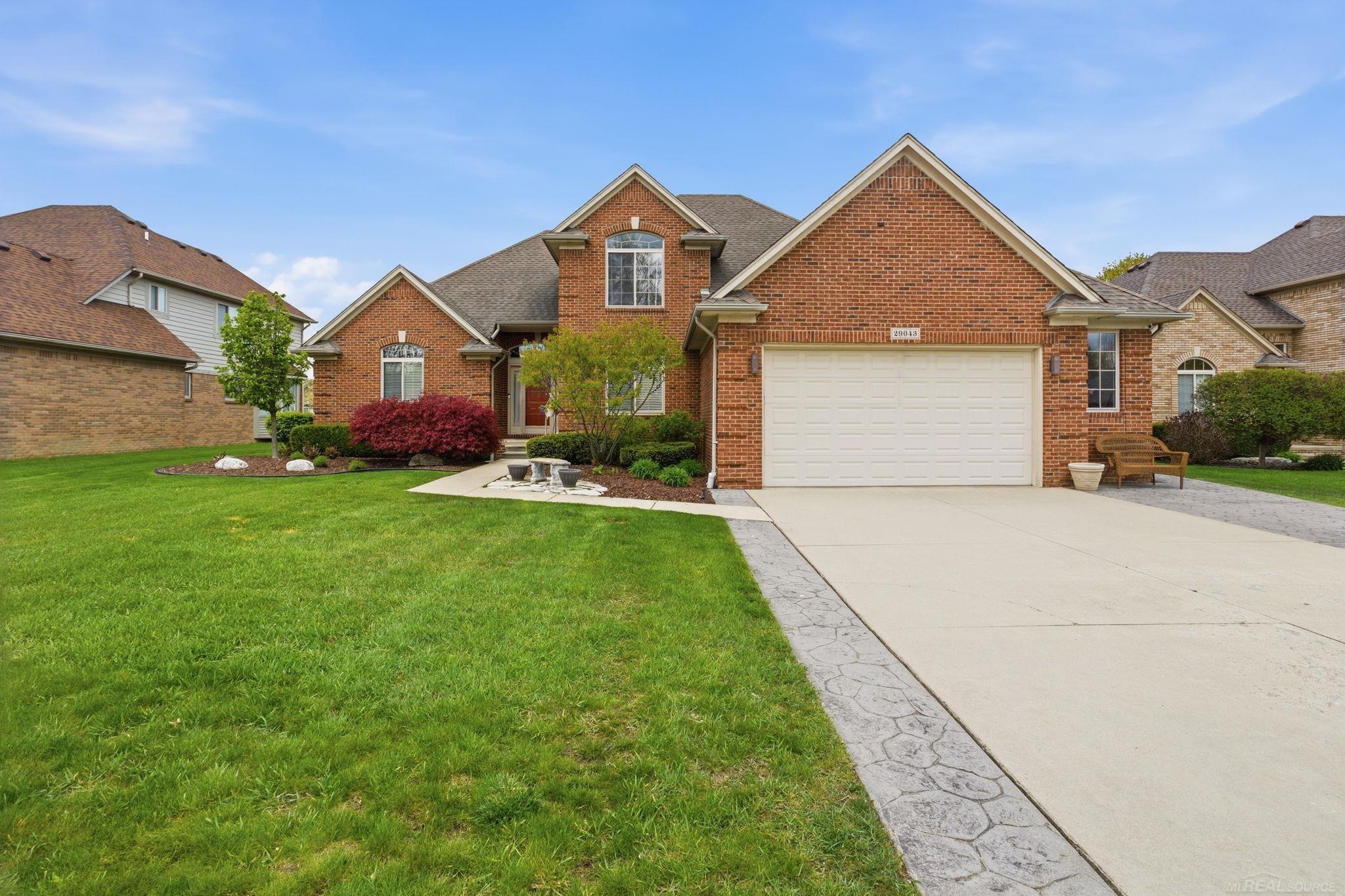 29043 Bay Pointe DR