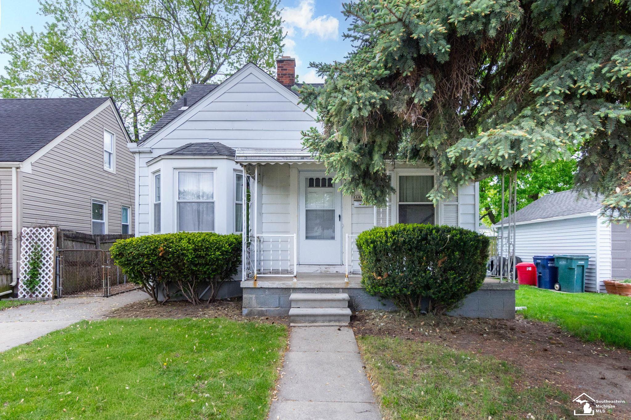 2169 Cicotte AVE