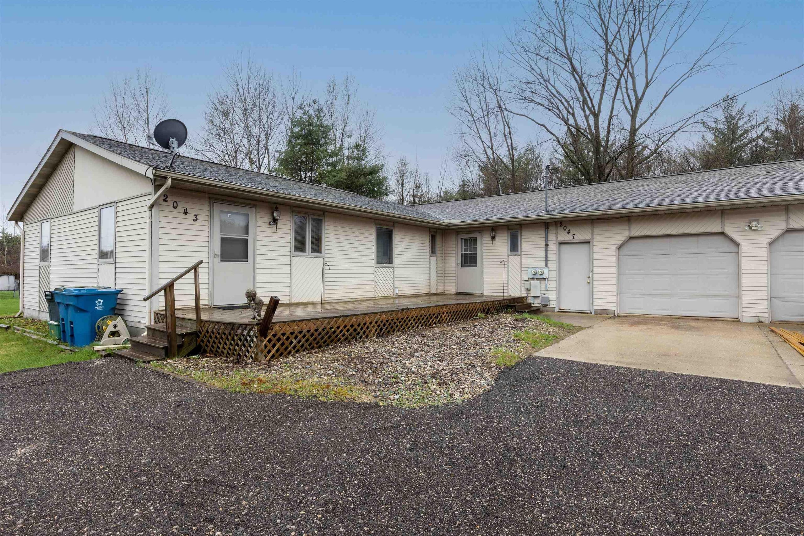 2043/2047 N Neiner RD